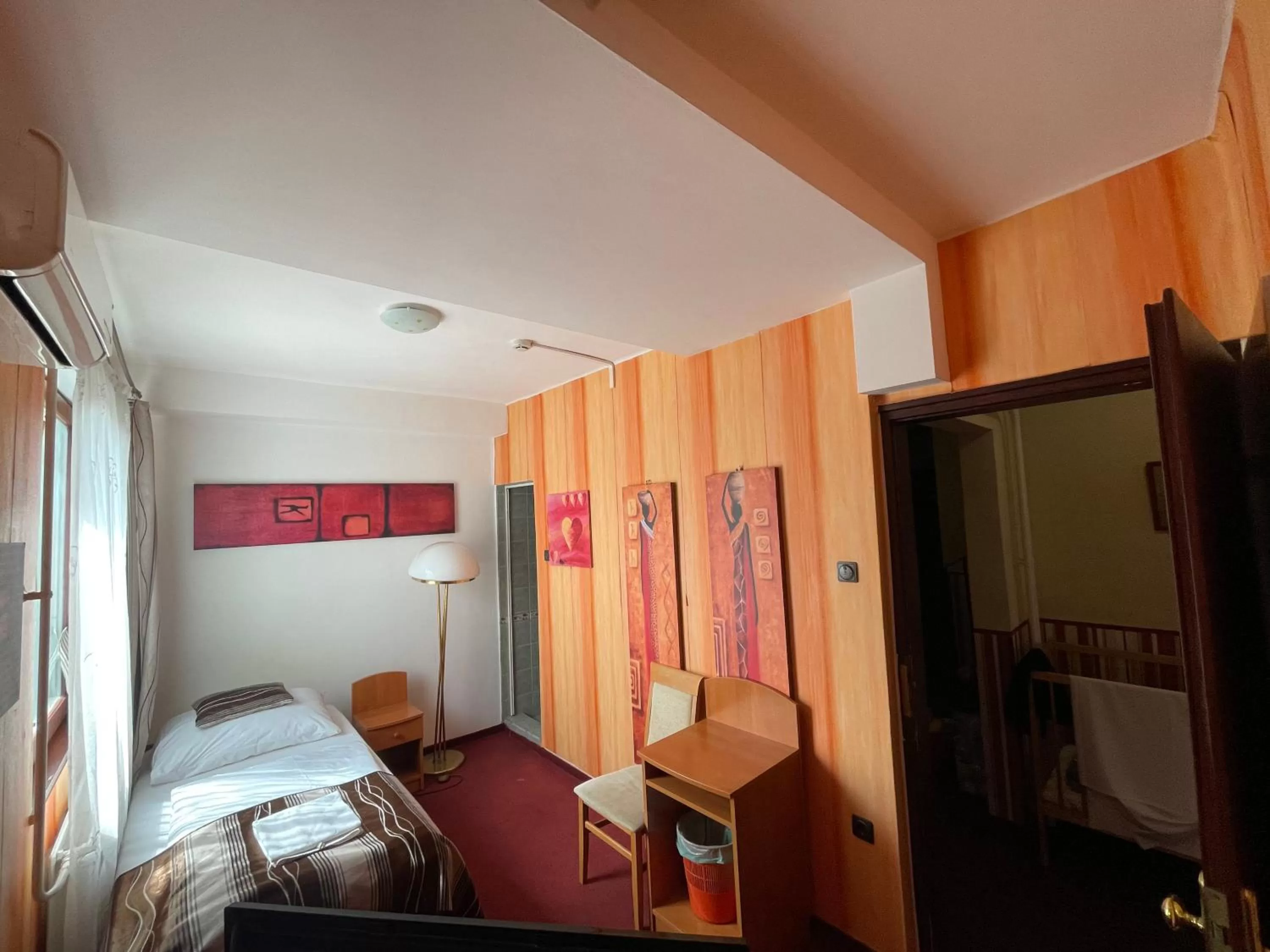 Bed in Hotel Minaret&Étterem