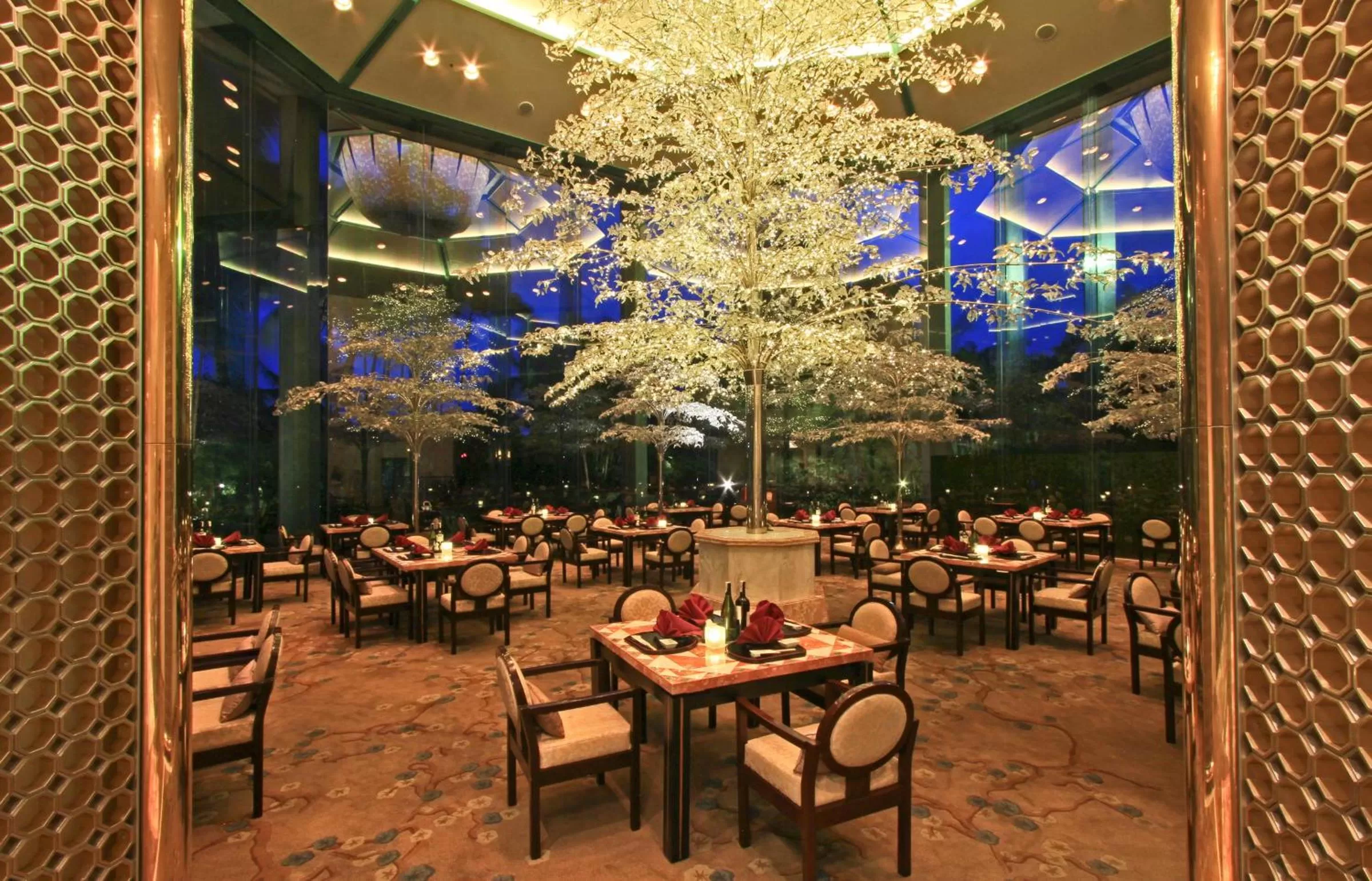 Restaurant/places to eat in Diamond Hotel Philippines