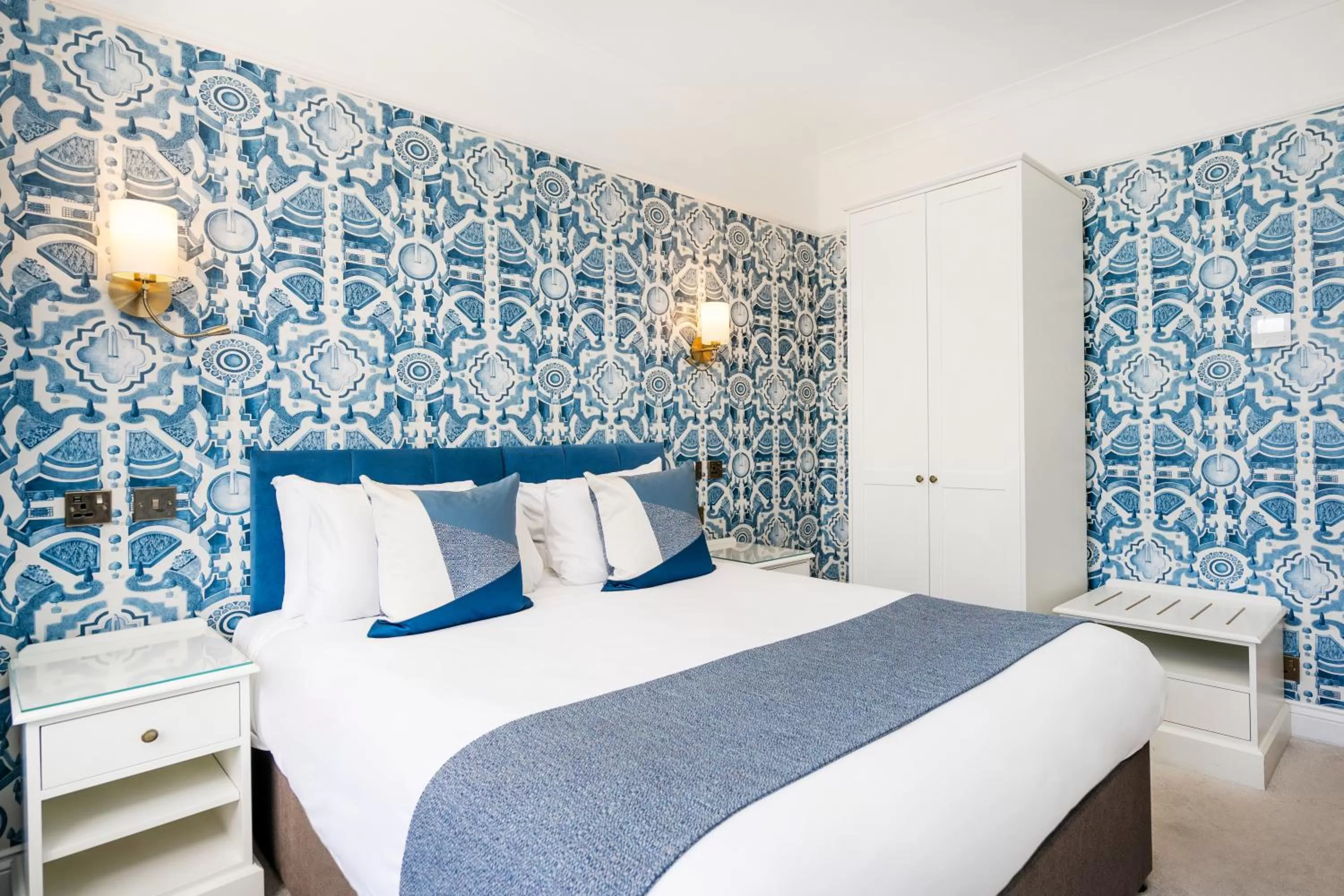 Bed in Bromley Court Hotel London