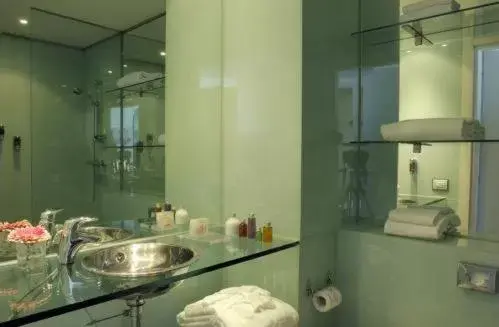 Classic Double Room - single occupancy in Executive Hotel Classic Double Room - single occupancy in Executive Hotel