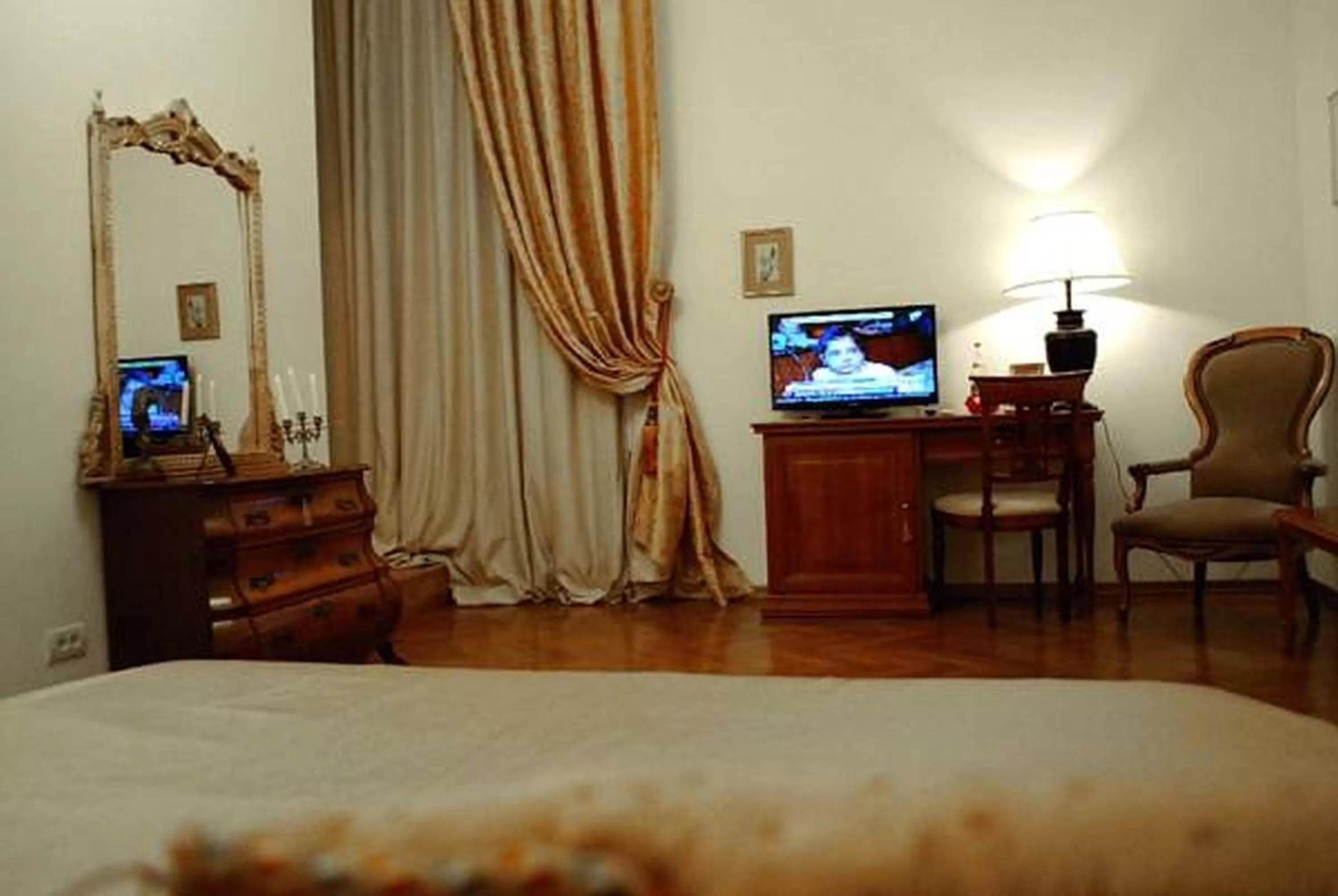 Grand Boutique Hotel