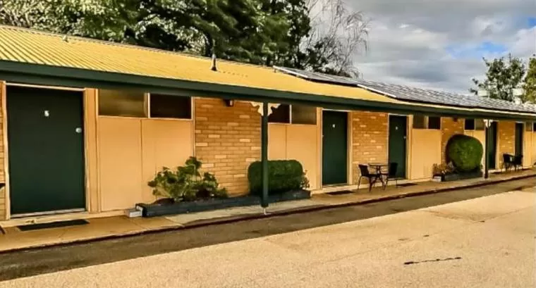 Property building in Orbost Country Man Motor Inn