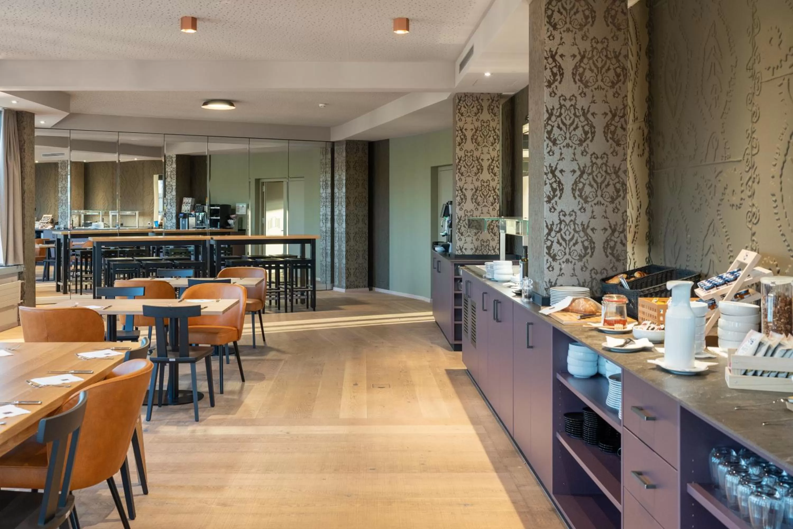 Food and drinks in b-smart hotel Menziken