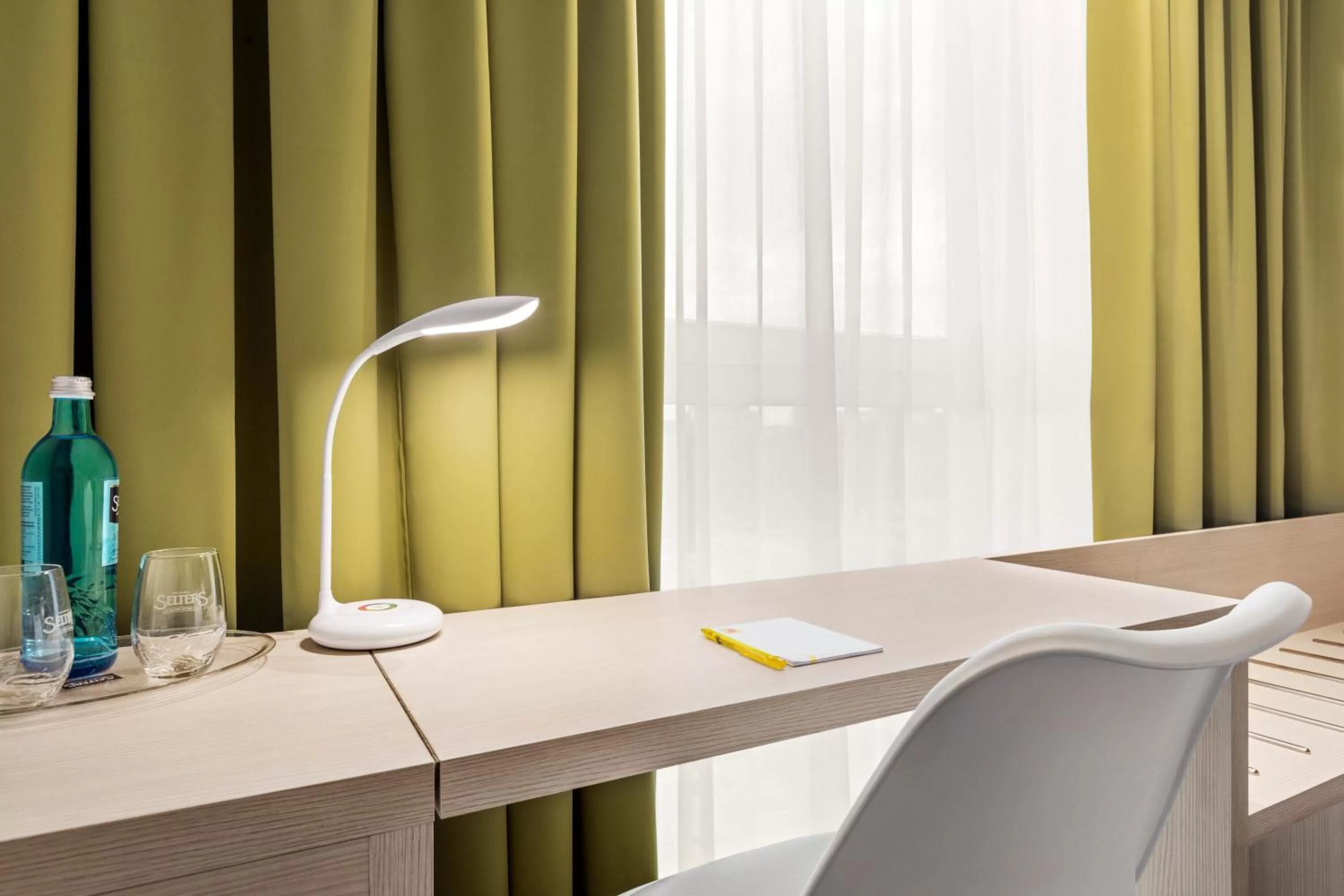 Seating area in Super 8 by Wyndham Mainz Zollhafen