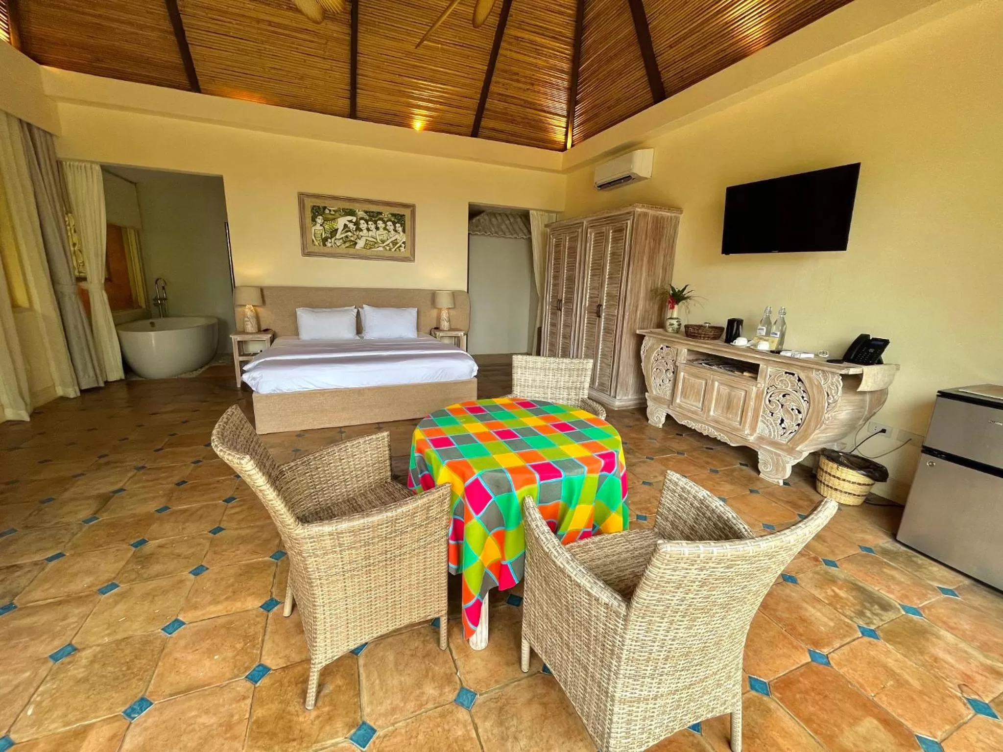 Photo of the whole room in Coco Grove Beach Resort, Siquijor Island