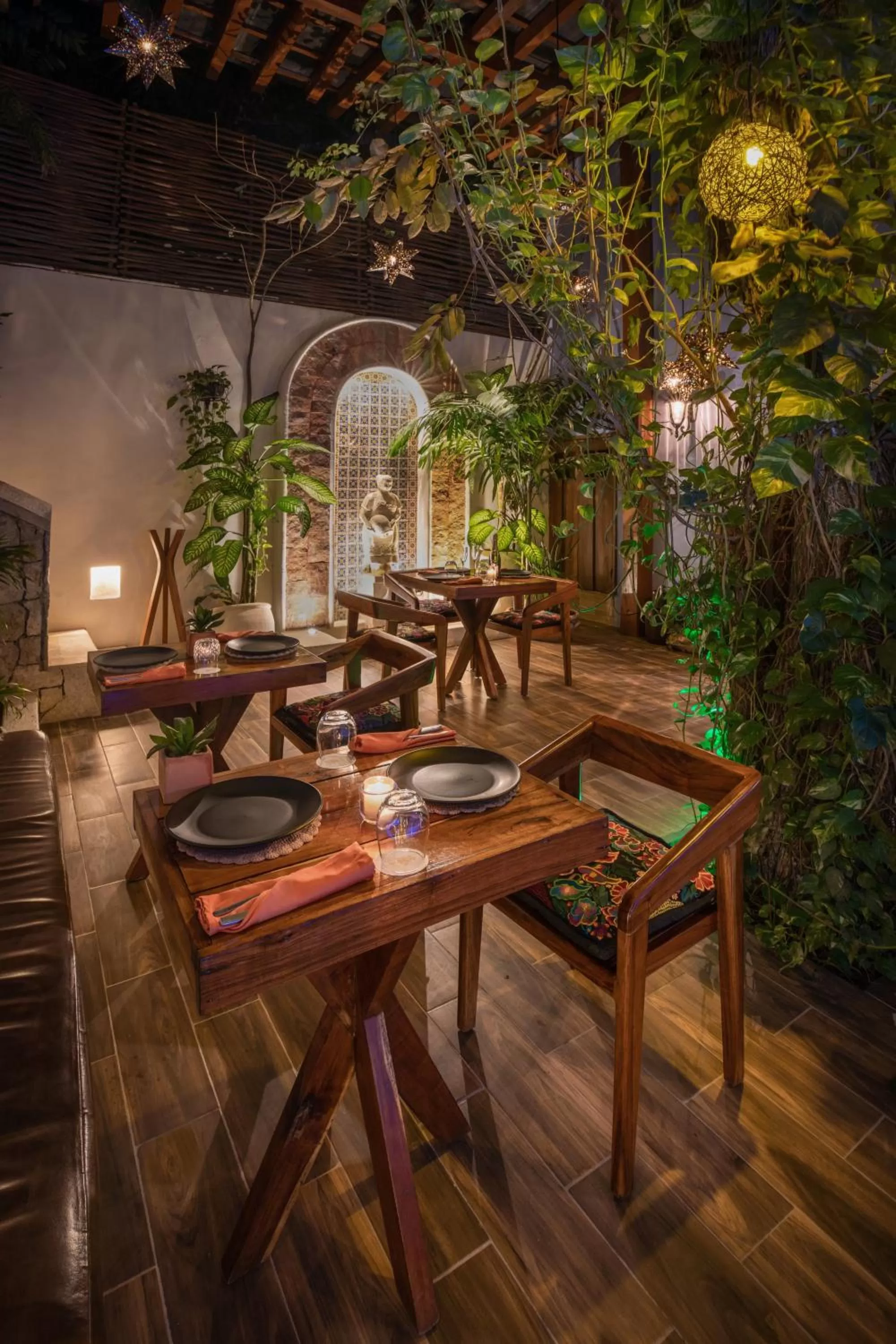 Restaurant/places to eat in Le Muuch Hotel Boutique