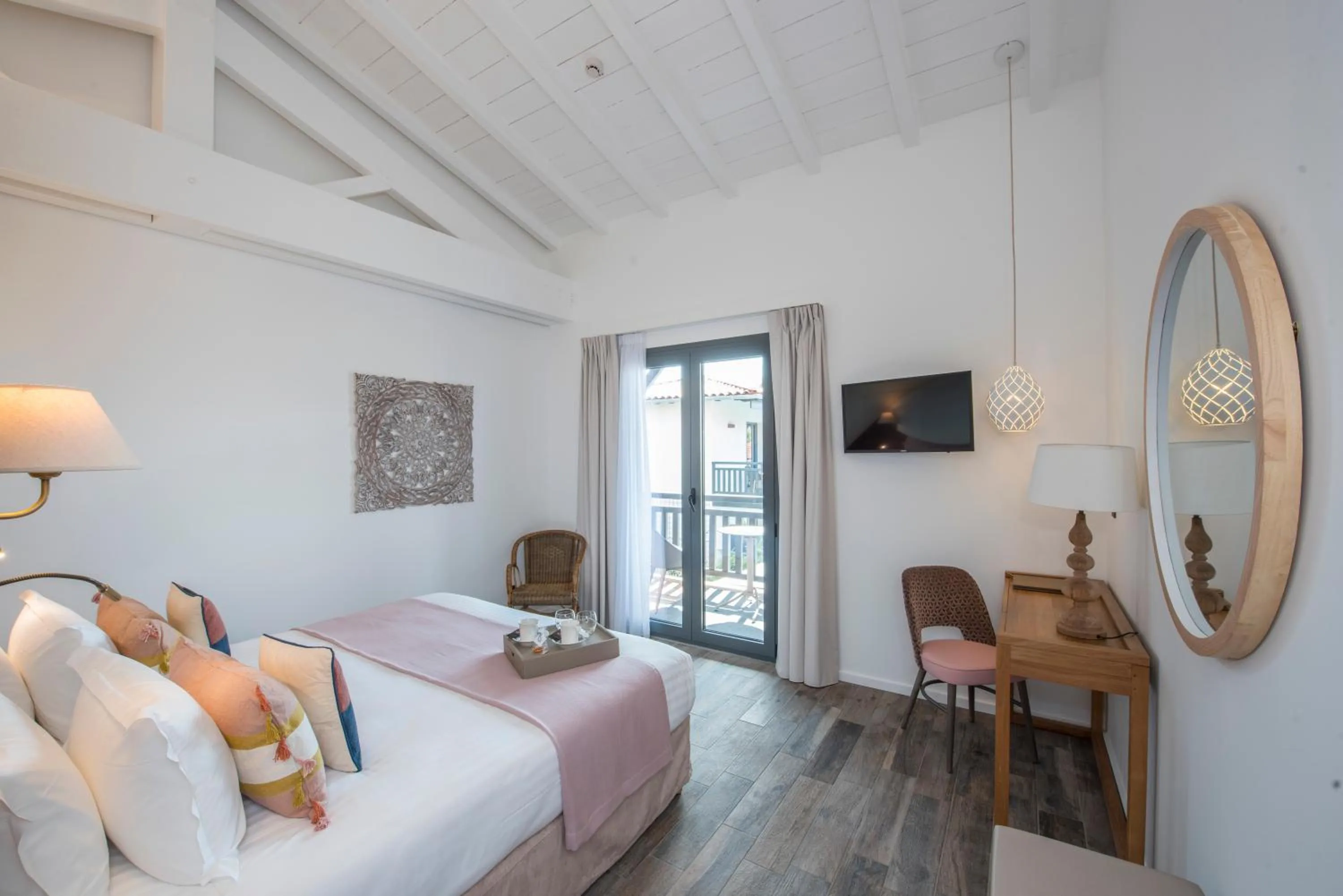 Photo of the whole room, Bed in L'Anderenis Boutique Hôtel