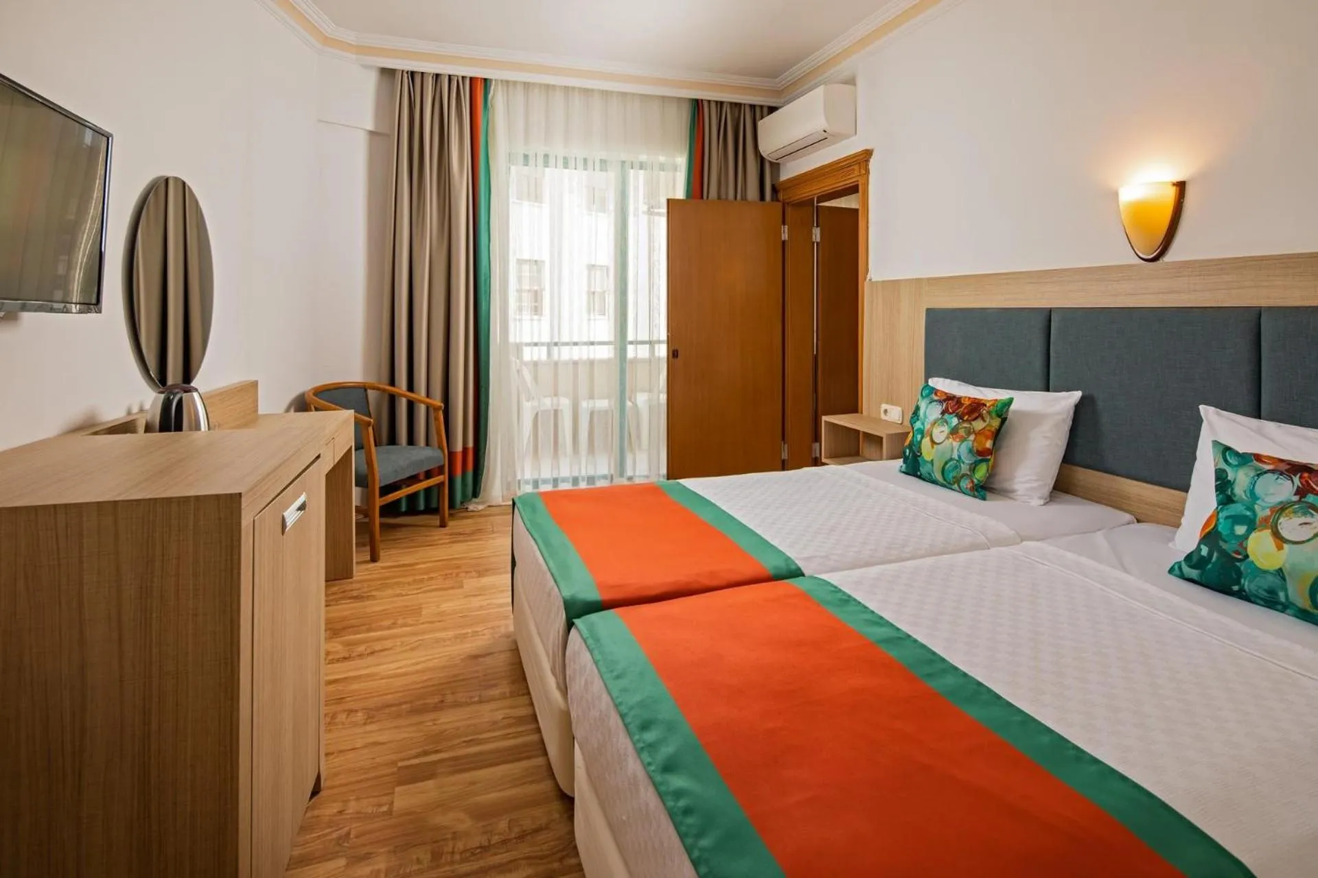 Standard Triple Room in Mirabell Hotel