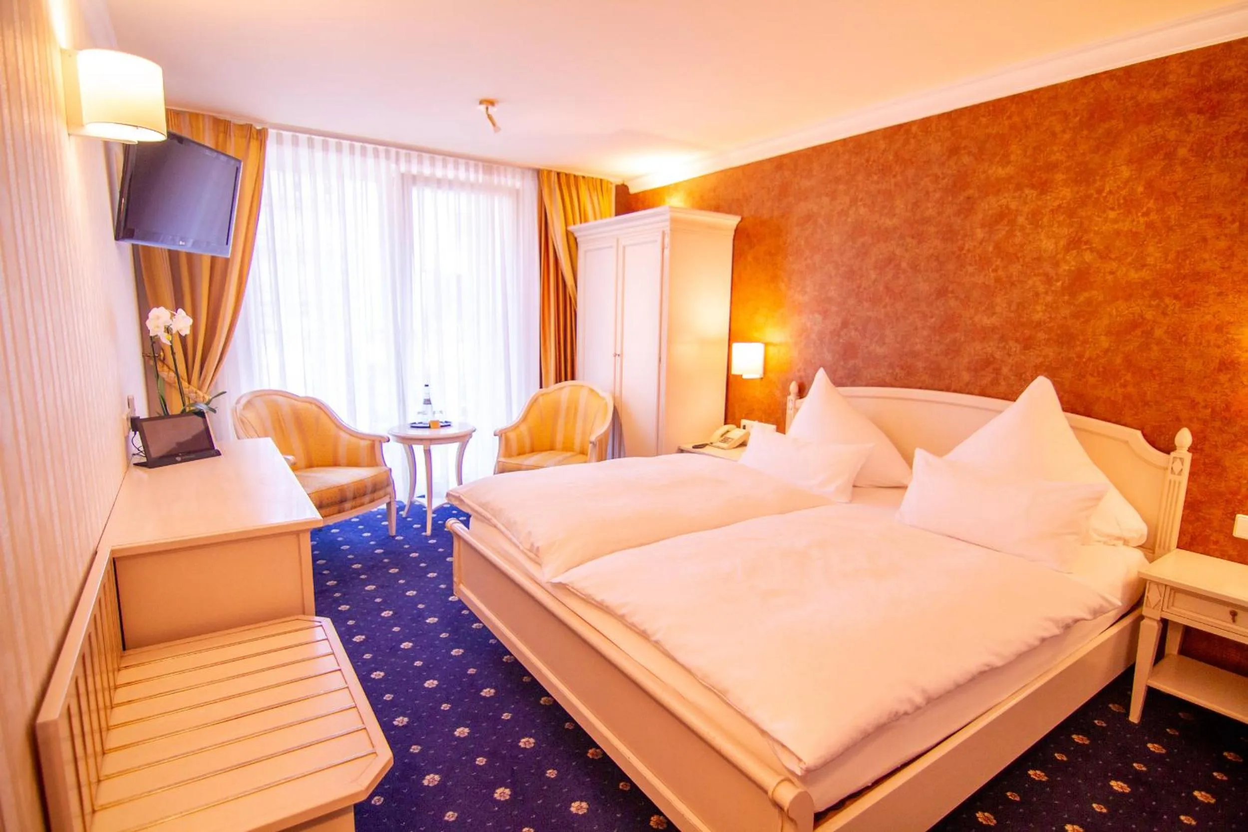 Photo of the whole room, Bed in Zur Weinsteige