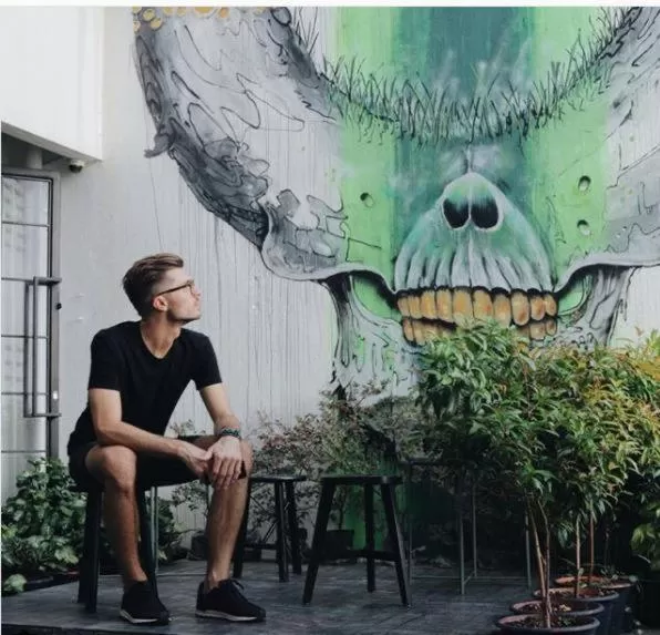 People in Kim Haus Loft