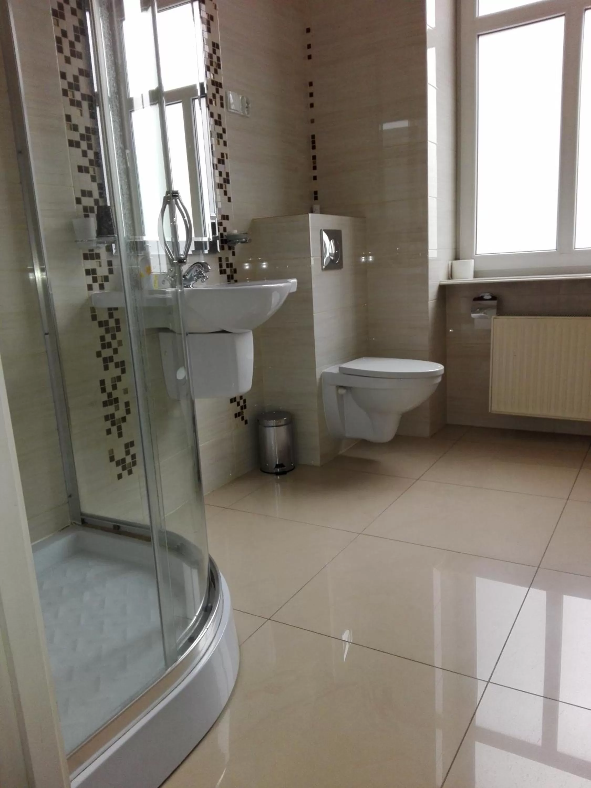 Shower in Bristol Residence