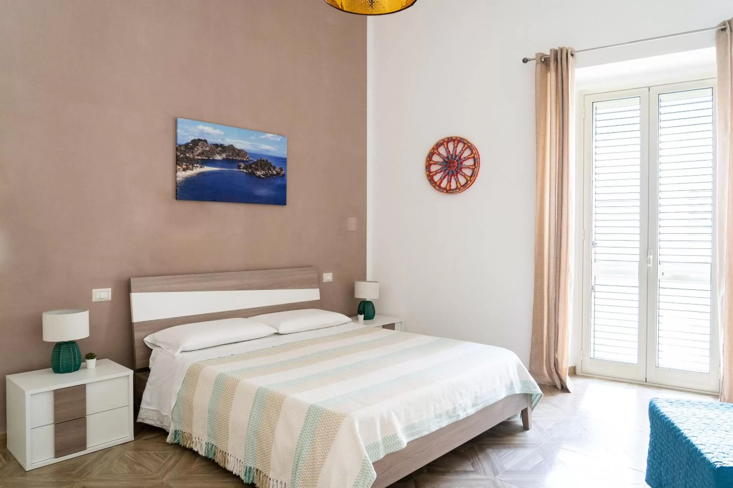 Standard Triple Room in Portosalvo Rooms Standard Triple Room in Portosalvo Rooms