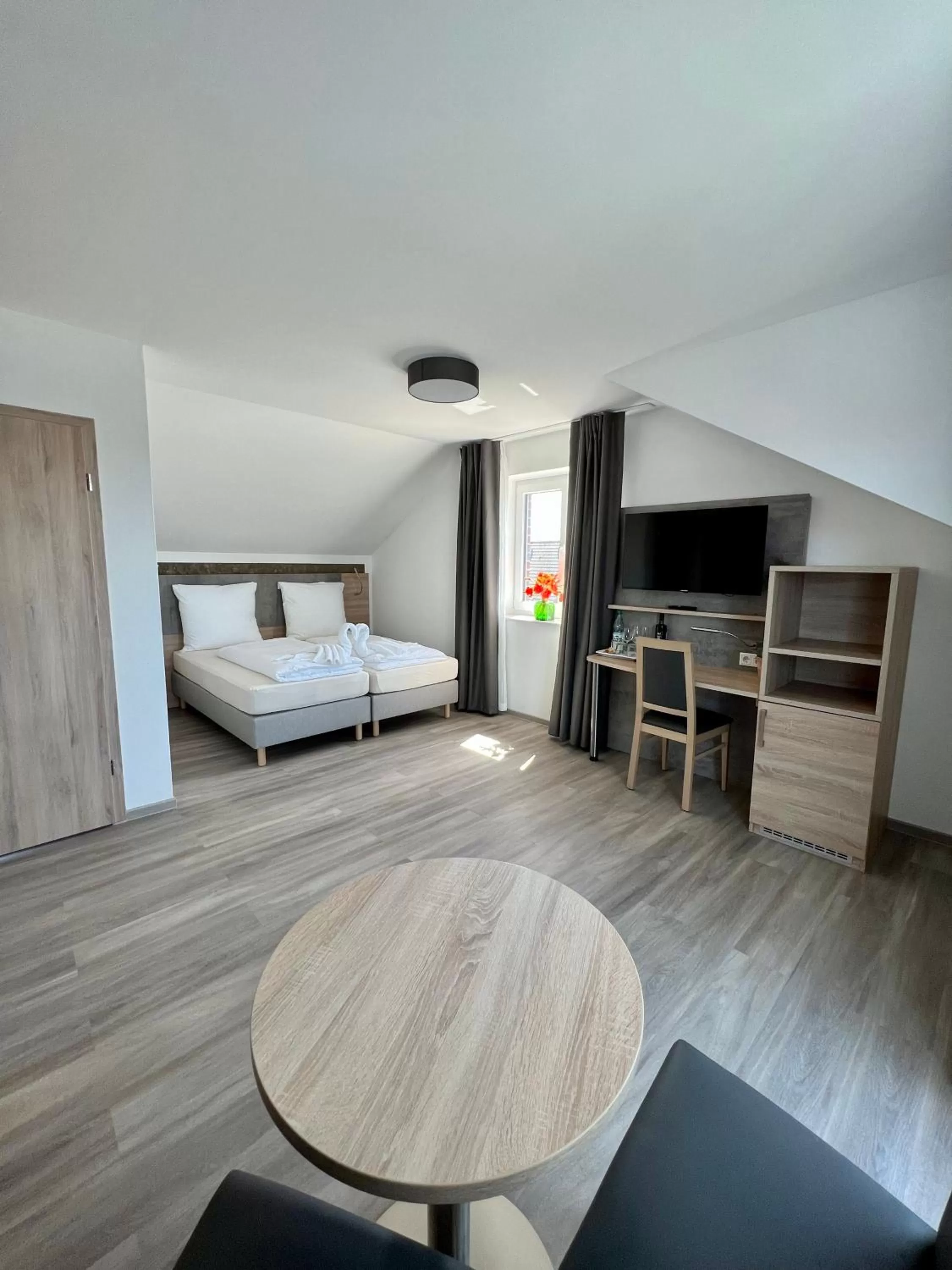 Photo of the whole room, Bed in Hotel Ocean