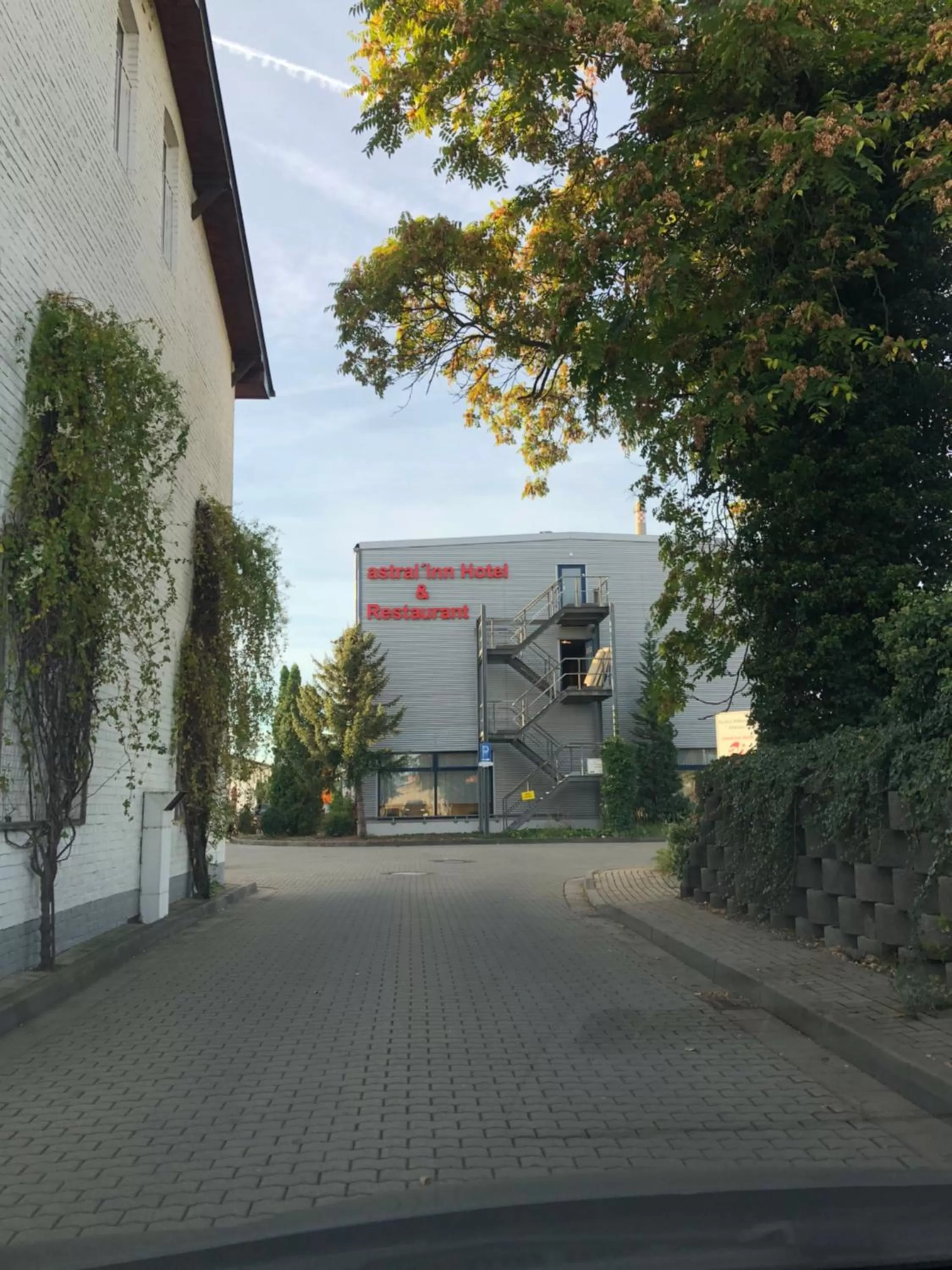 Property building in astral'Inn Leipzig Hotel & Restaurant