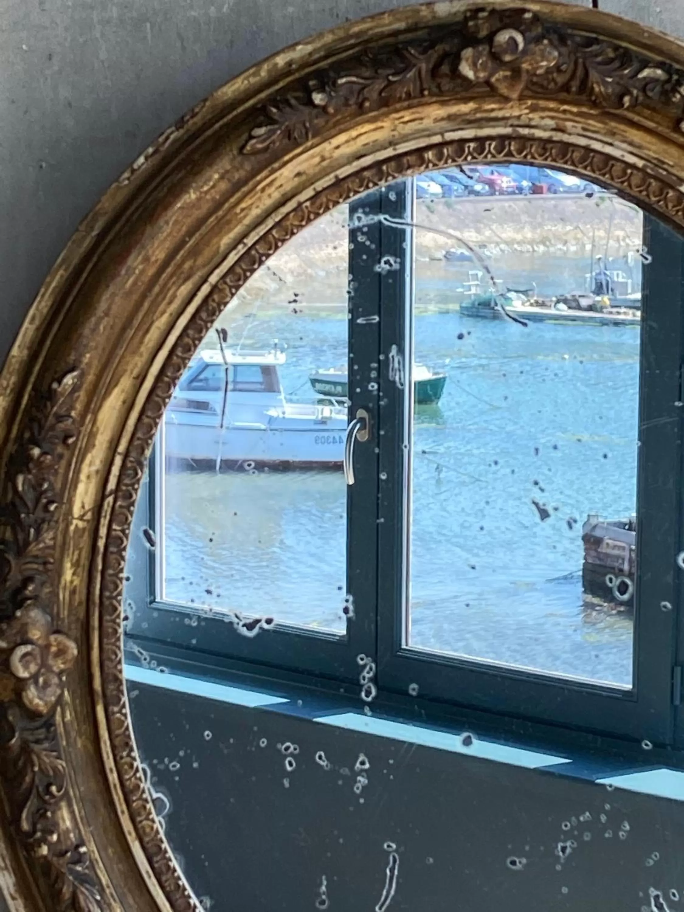 La maison du grand rocher