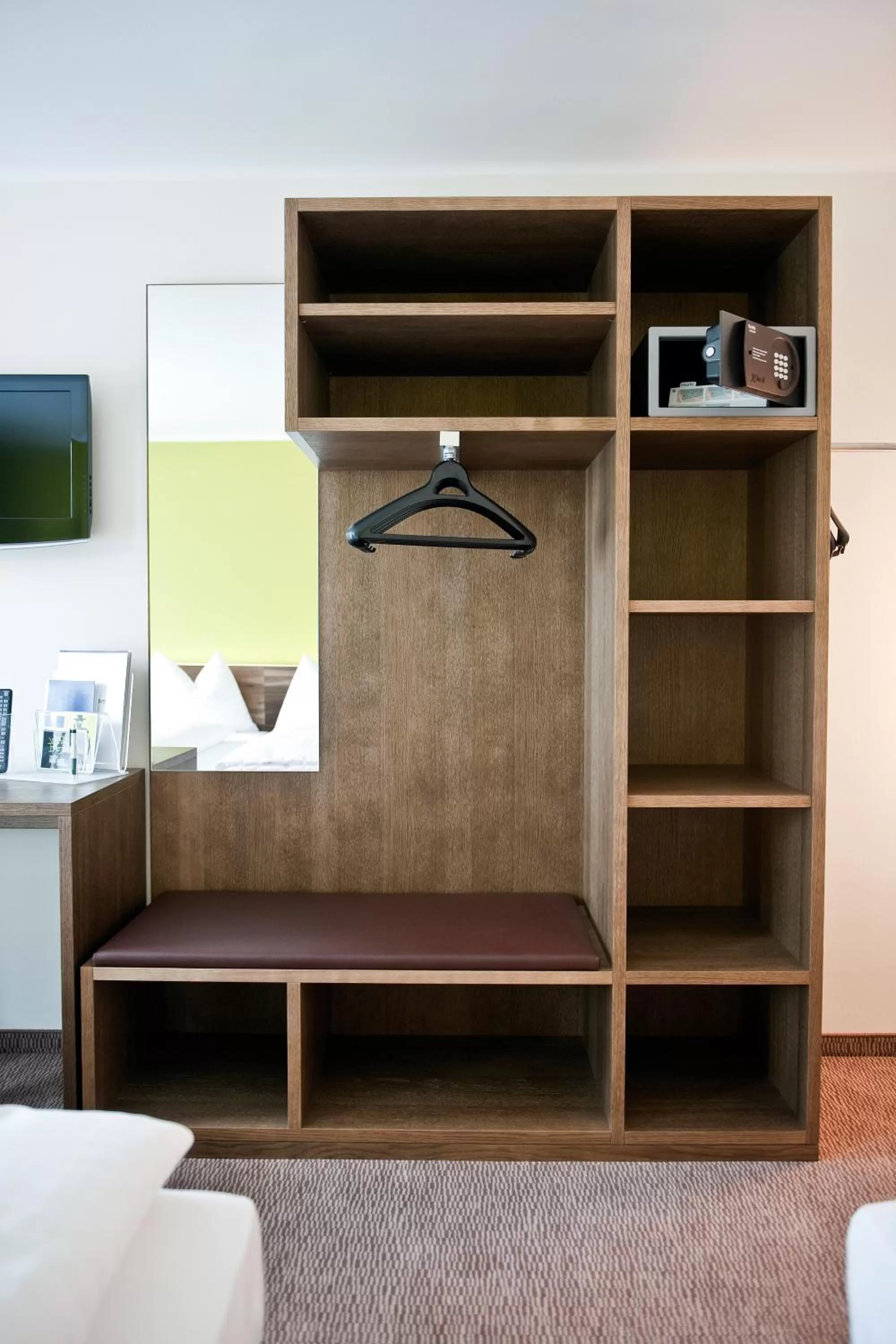 Other, Bed in Basic Hotel Innsbruck