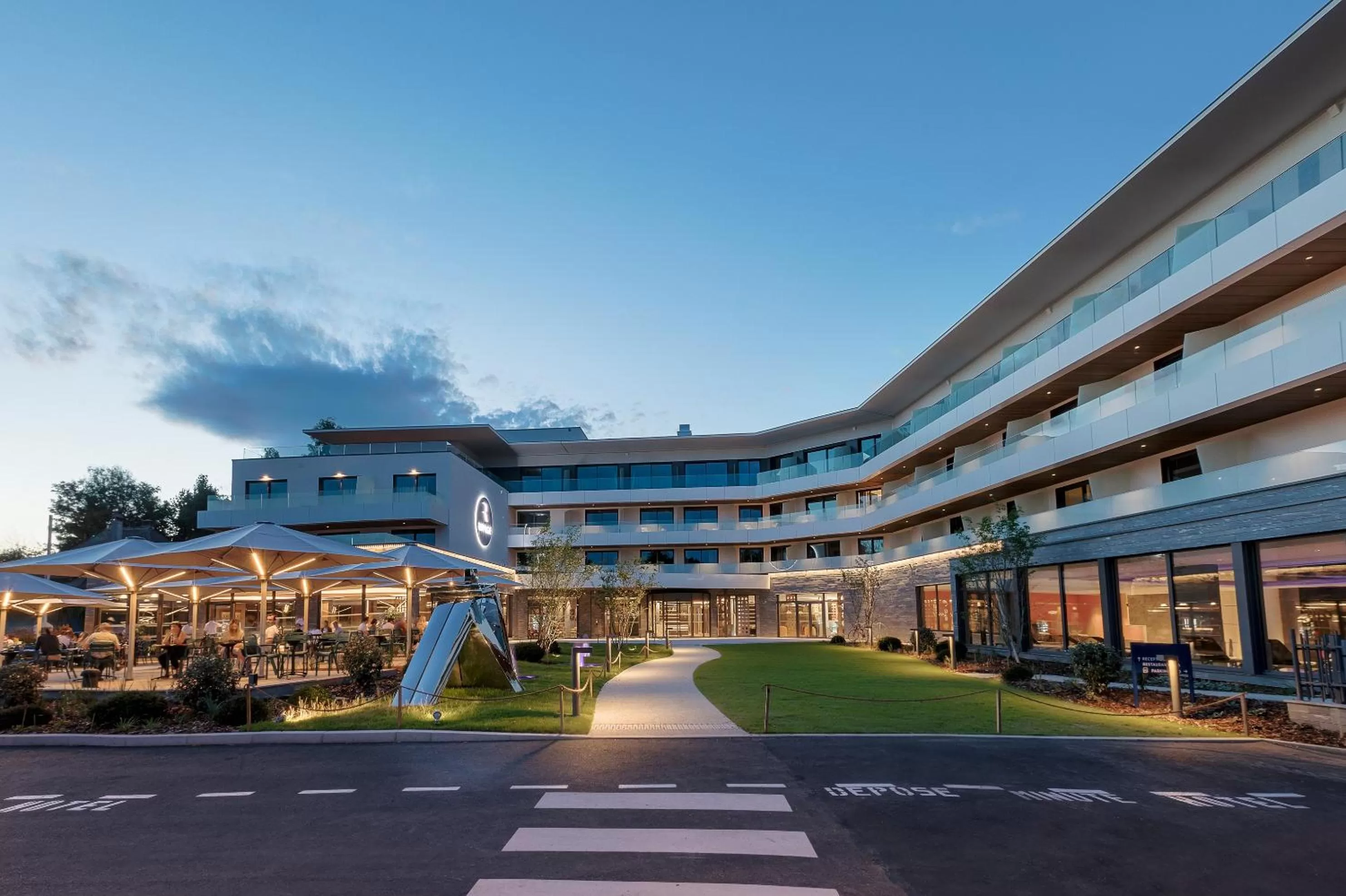 Patio in Rivage Hôtel & Spa Annecy
