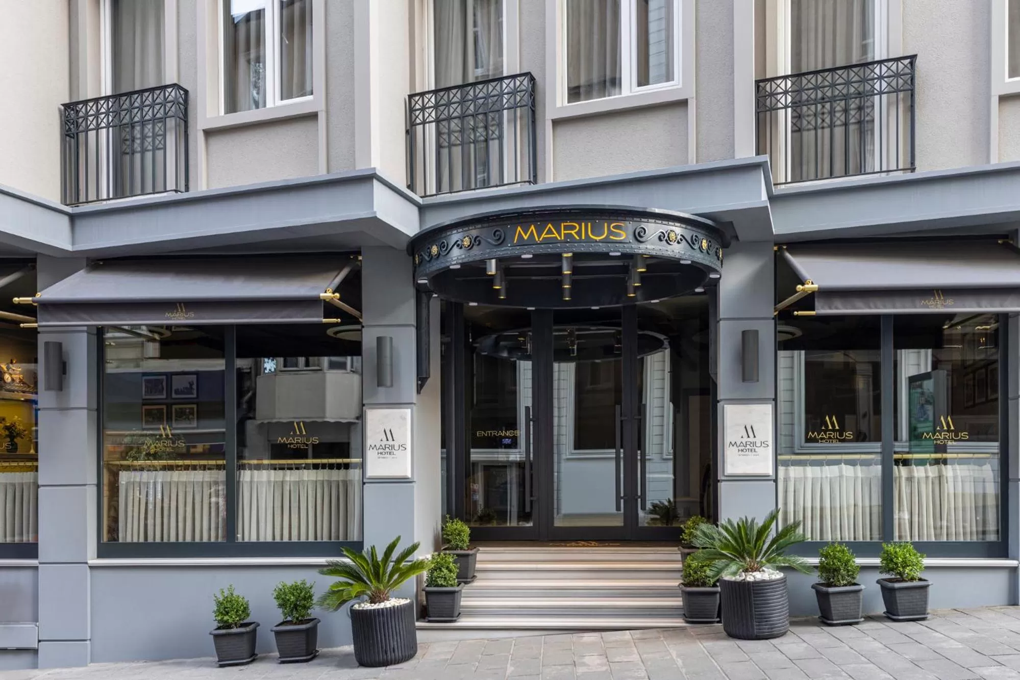 Facade/entrance in Marius Hotel
