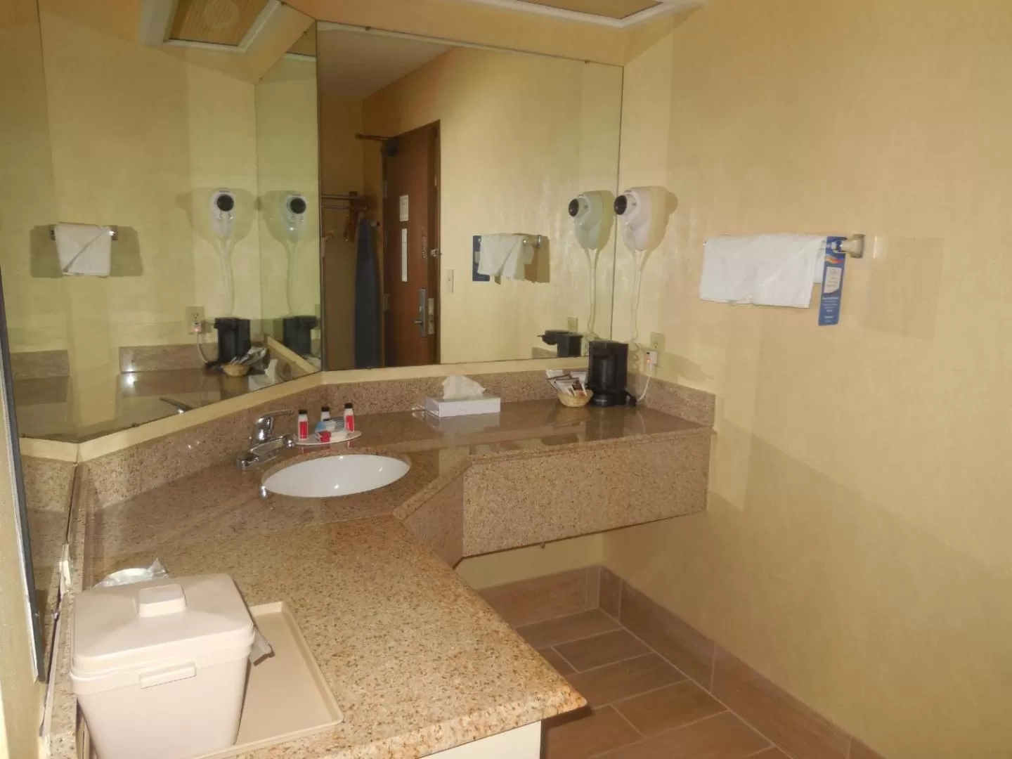 Bathroom in Baymont by Wyndham Bridgeport/Frankenmuth