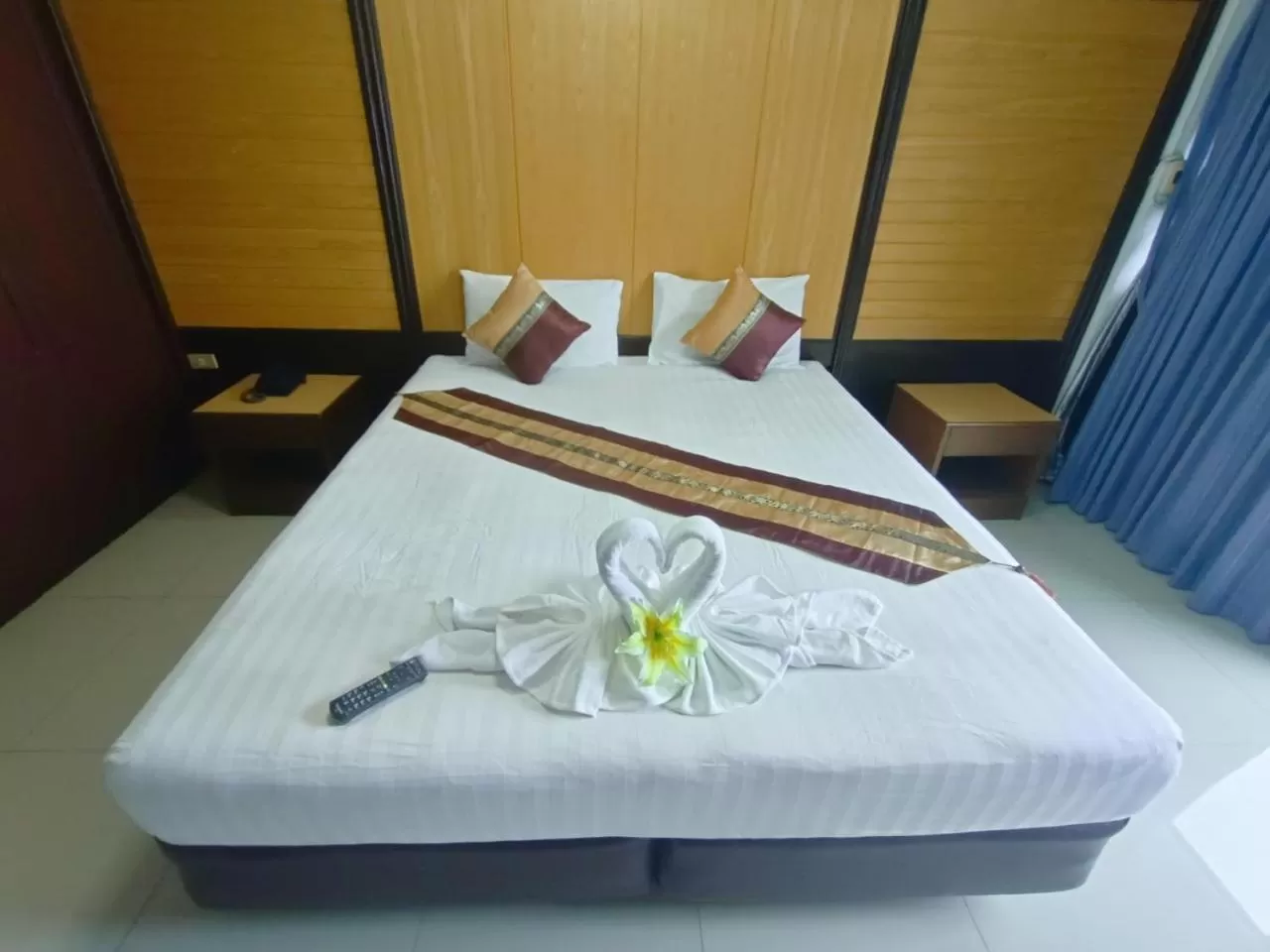 Bed in Suppamitr Villa Hotel