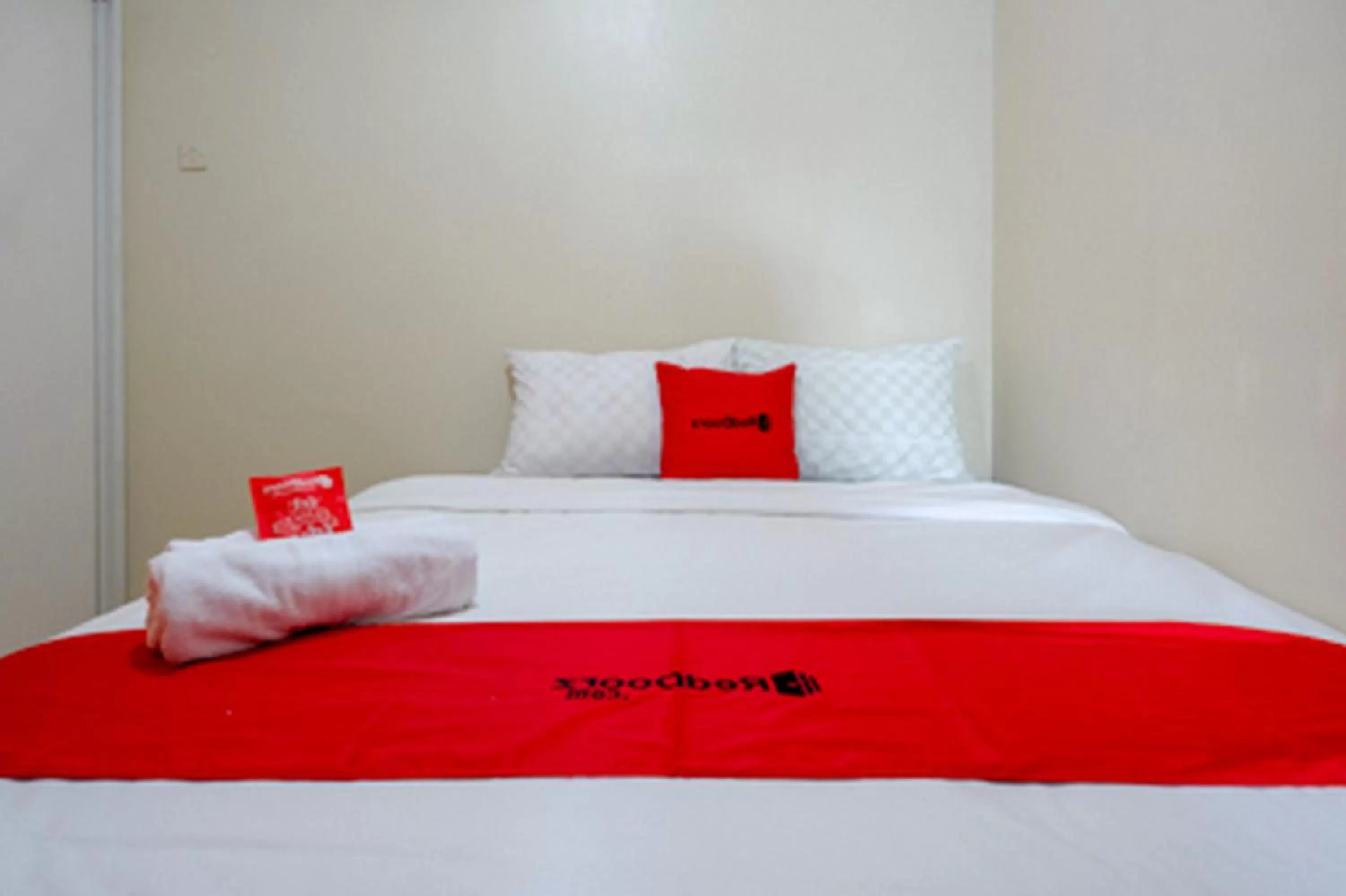 Bed in RedDoorz near RSUD Kudus