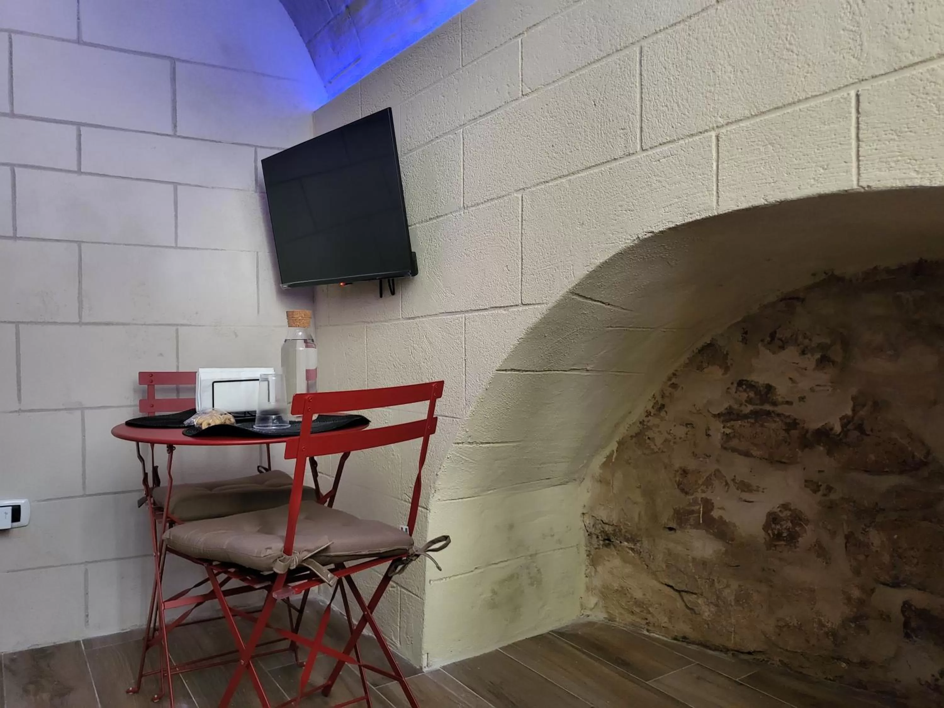 TV and multimedia, TV/Entertainment Center in Ederina