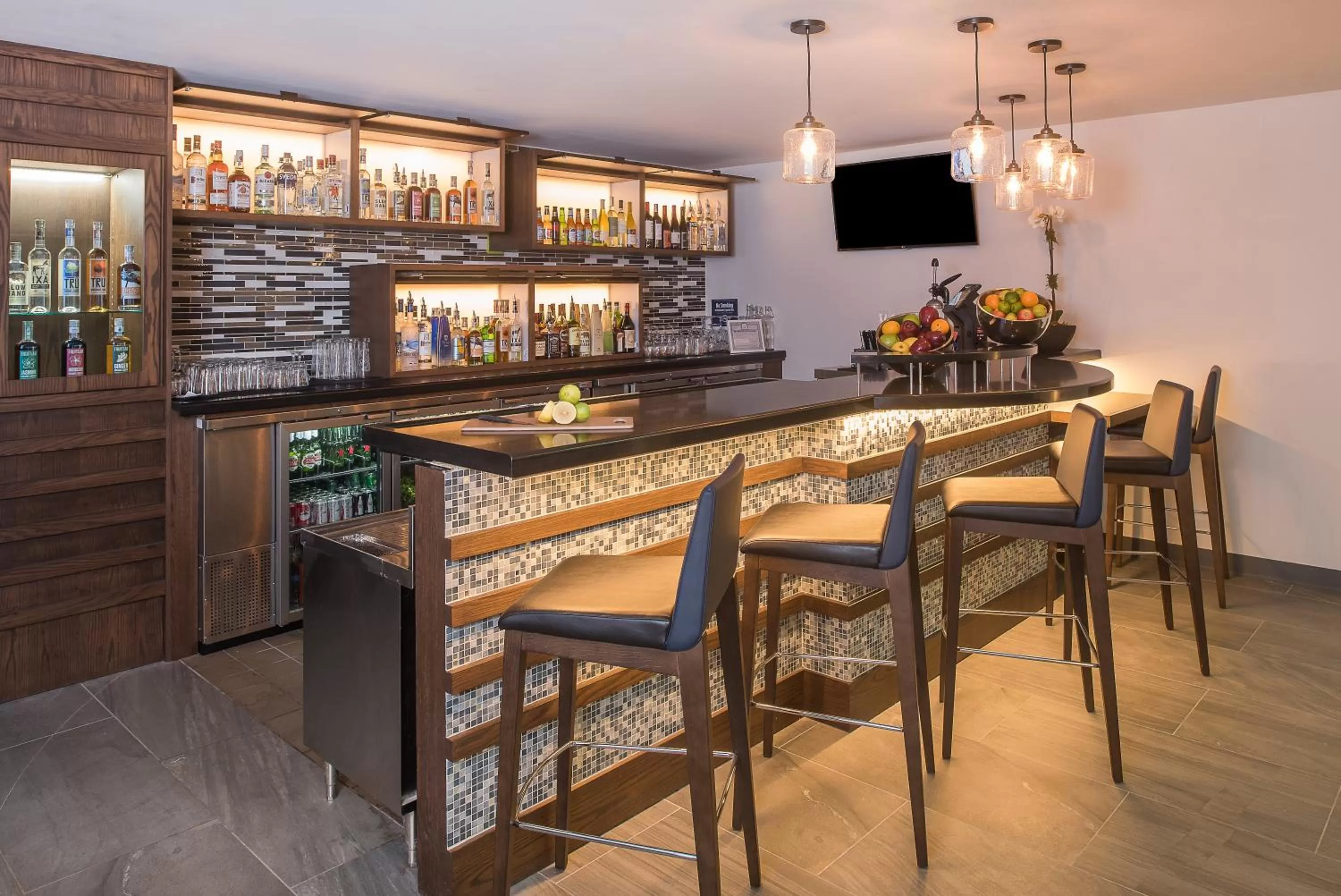 Lounge or bar in EVEN Hotel New York - Times Square South by IHG