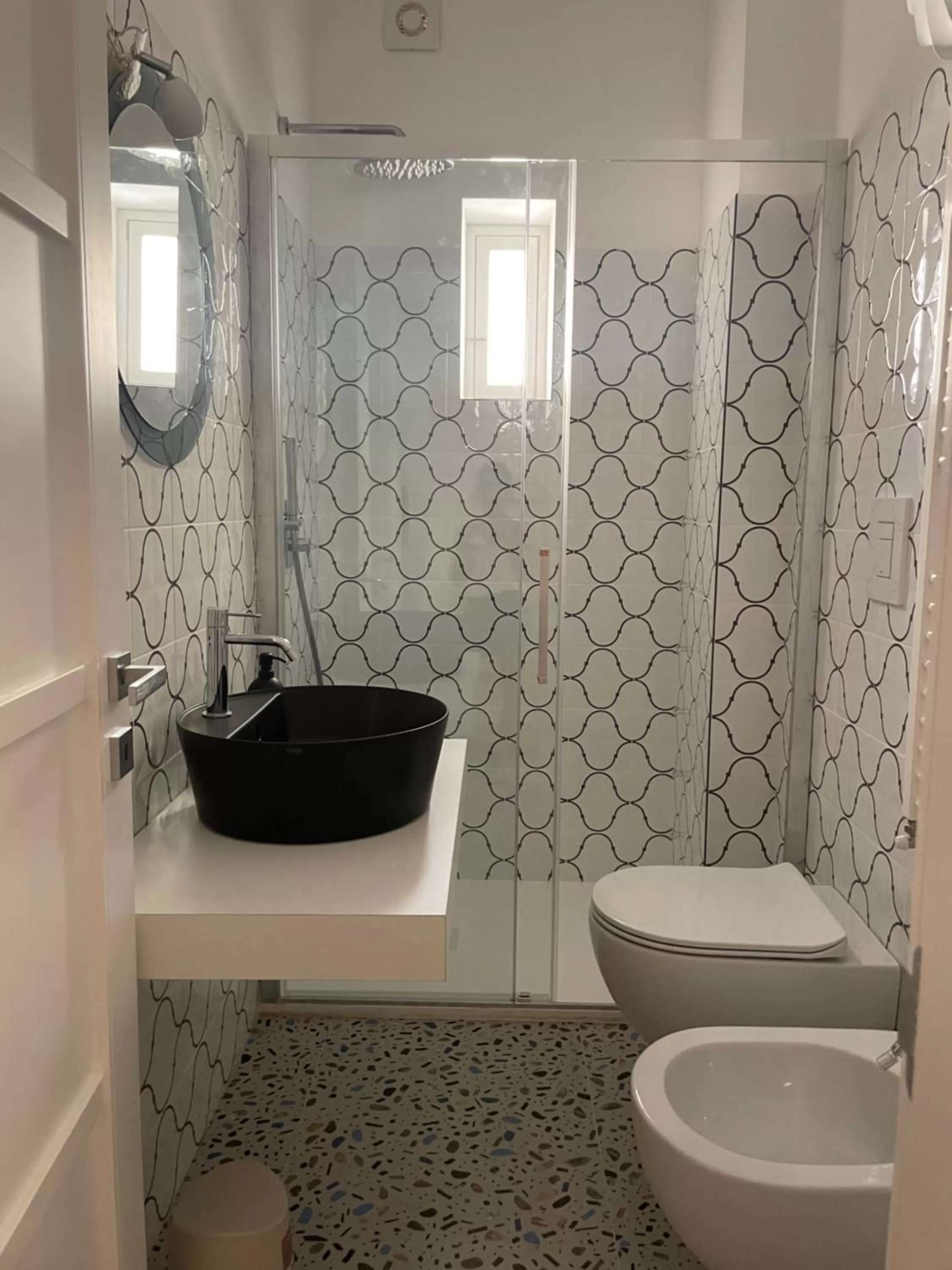 Shower in chiesa russa