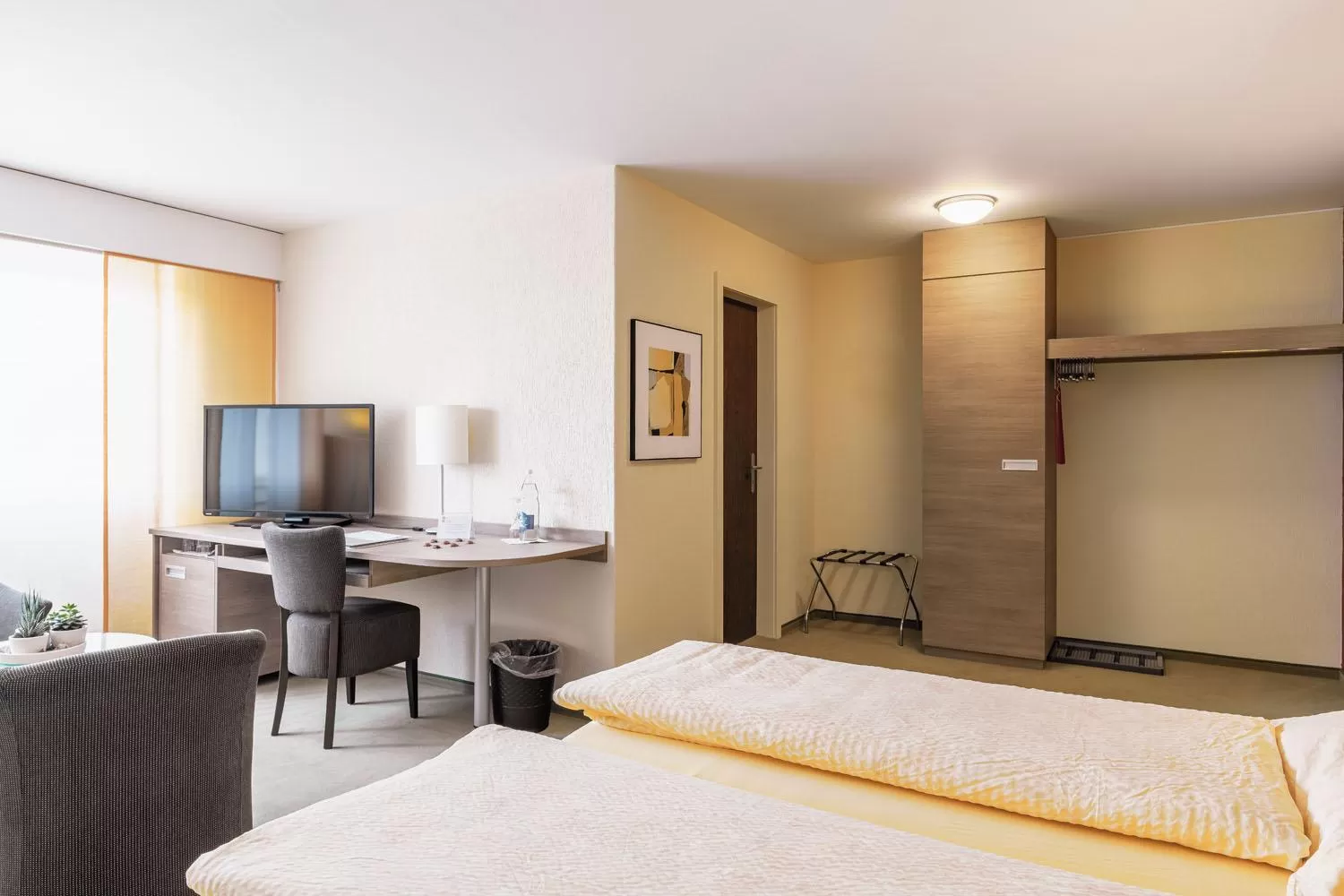 Communal lounge/ TV room, Room Photo in Hotel Drei Könige