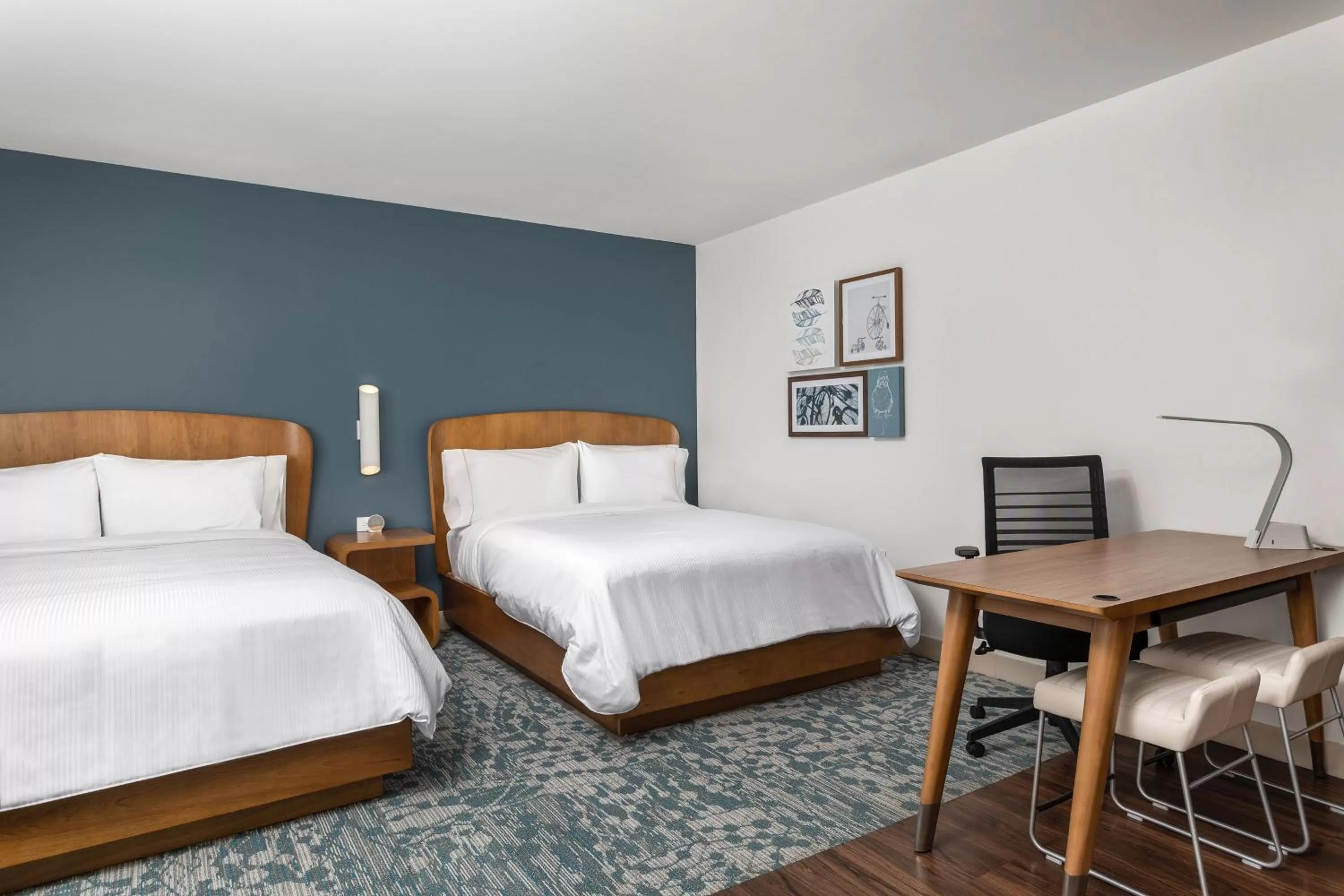 Photo of the whole room, Bed in Element Knoxville West