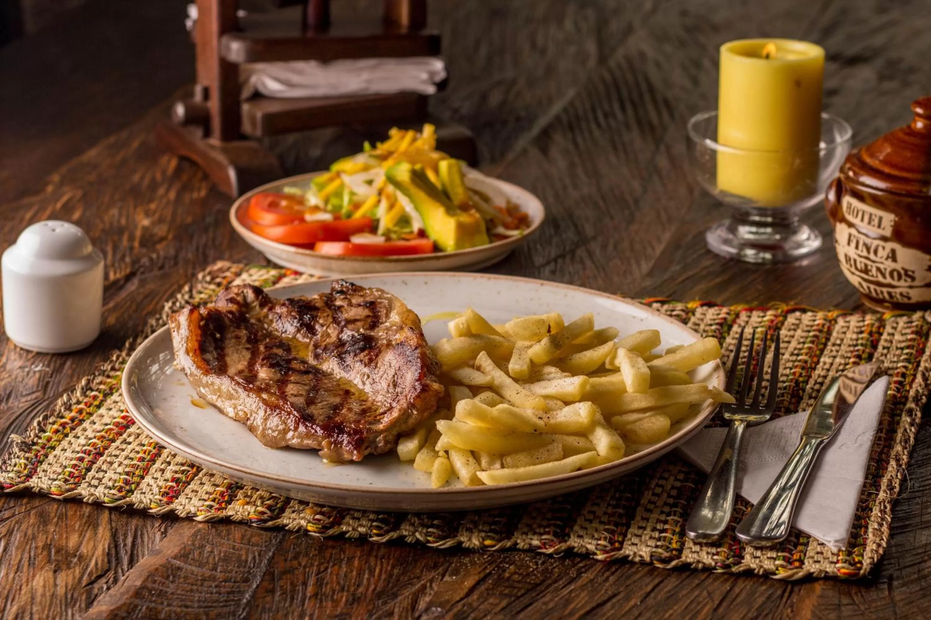 Restaurant/places to eat in Hotel Finca Buenos Aires Barichara