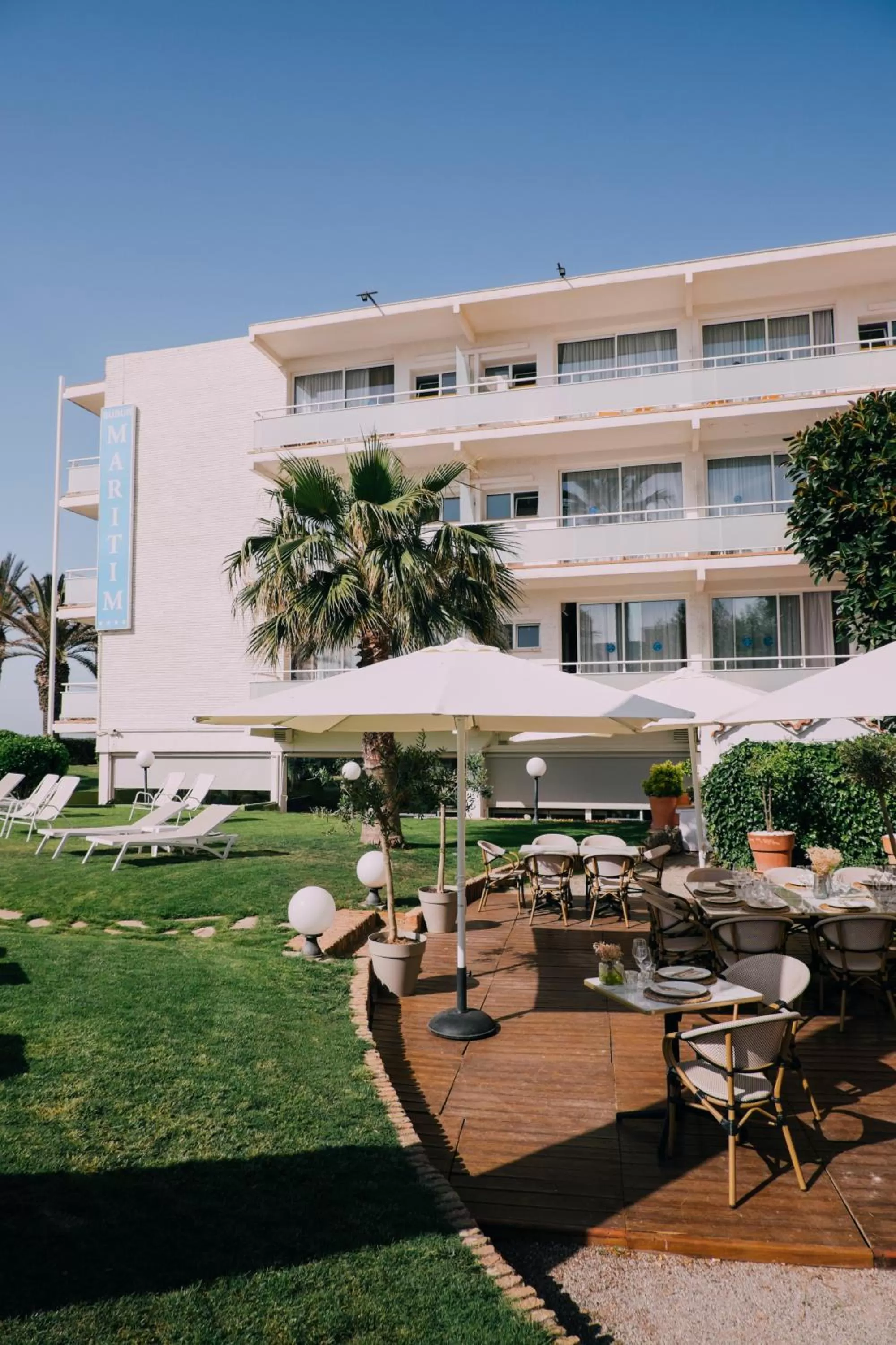 Restaurant/places to eat in Hotel Subur Maritim