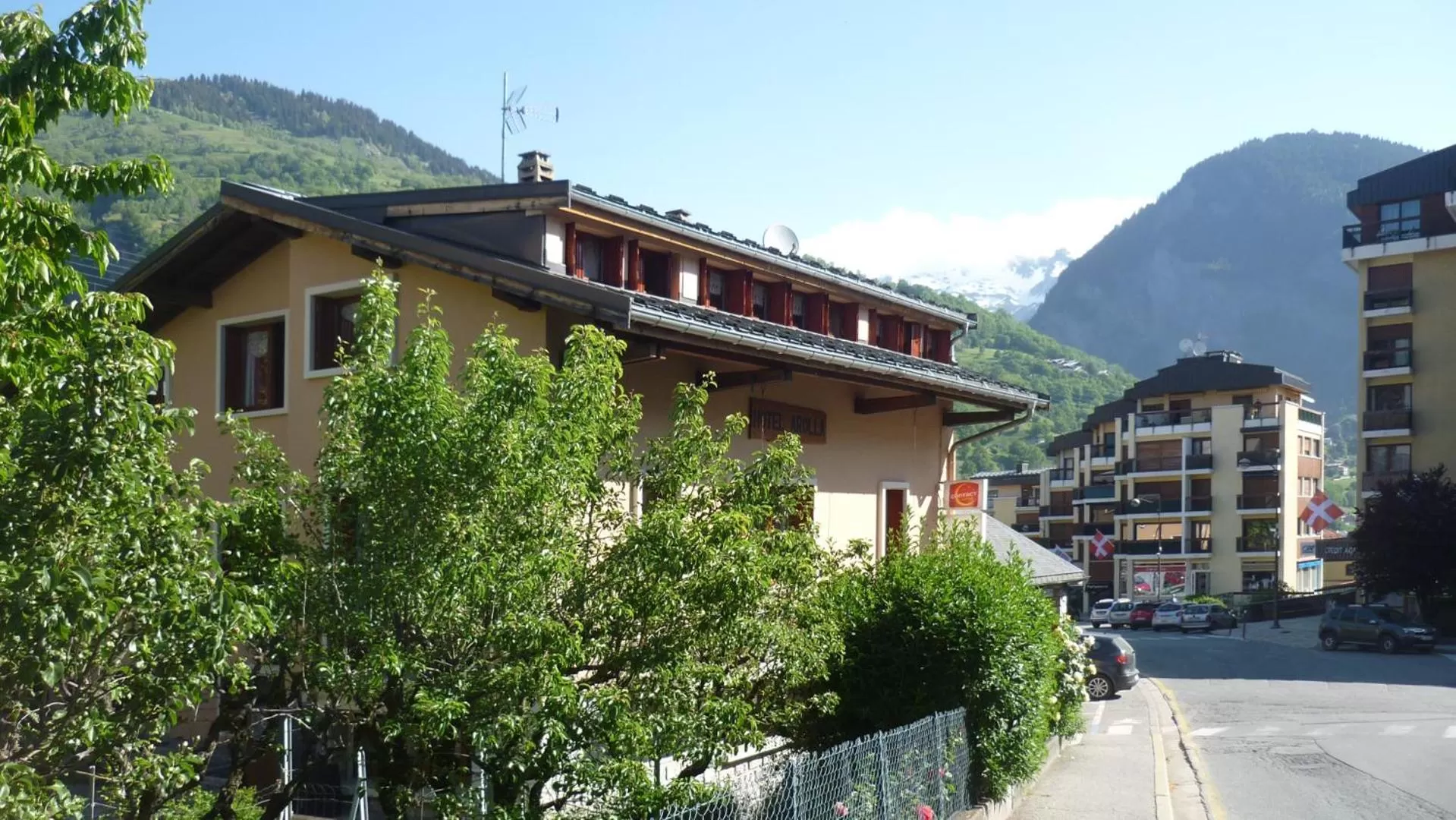 Property building in Hôtel Arolla