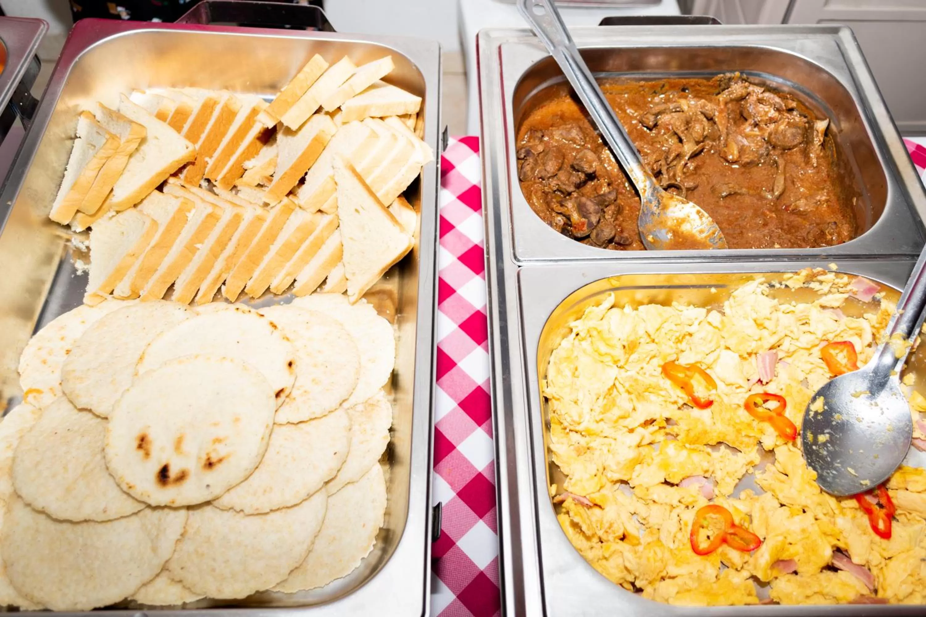 Restaurant/places to eat in Taybo Beach By St Hoteles