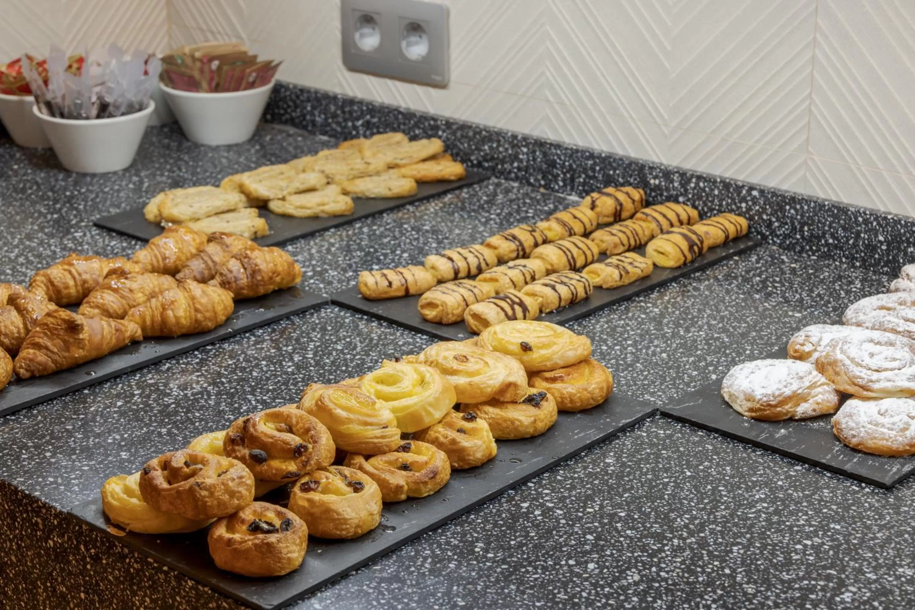 Buffet breakfast in Ilunion Auditori