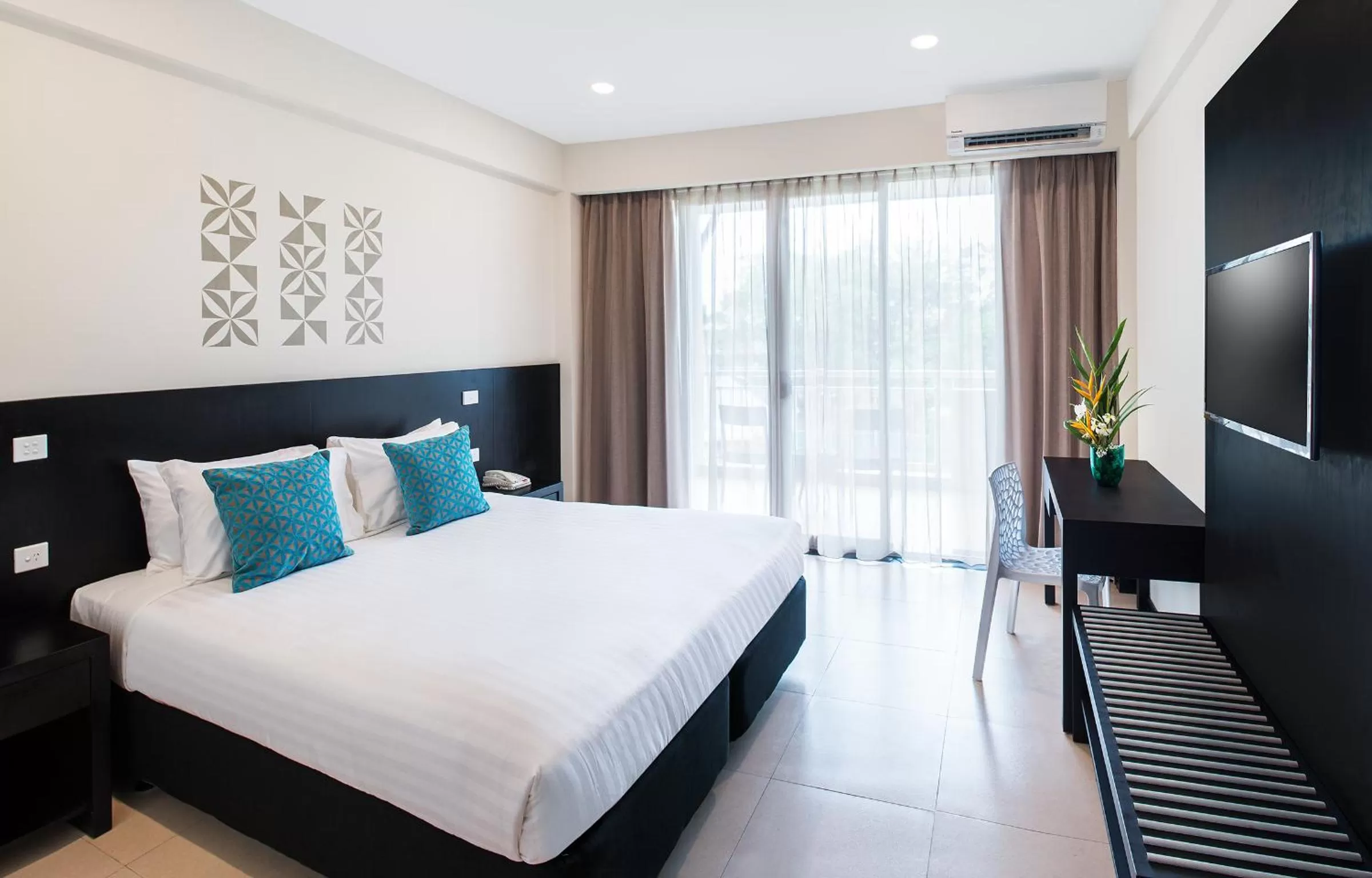 Bedroom, Bed in Tanoa International Dateline Hotel