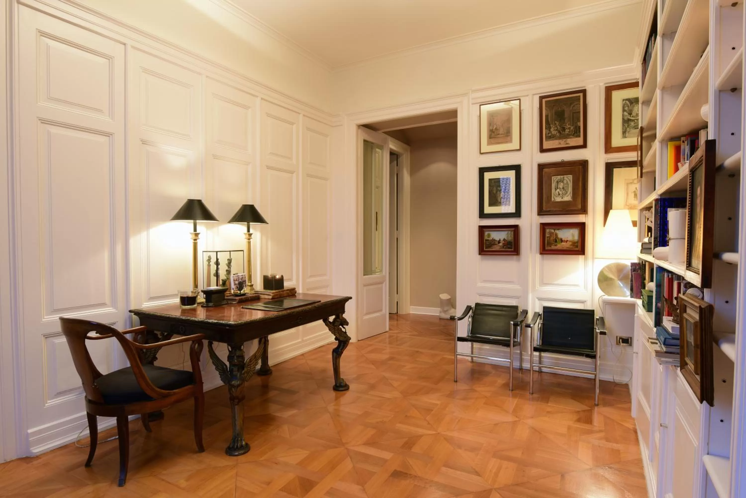 Library in Seven Historical Suites