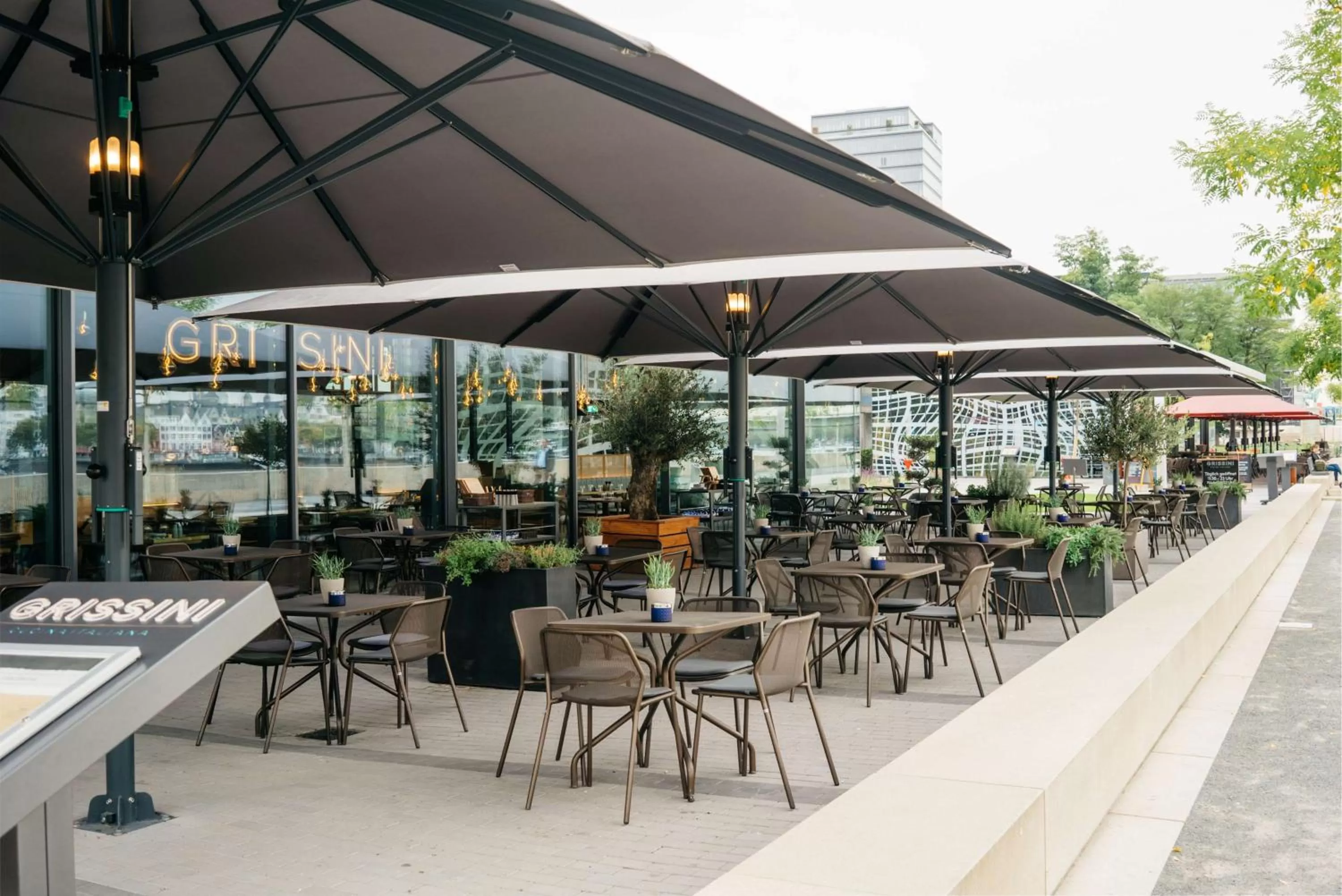 Restaurant/places to eat in Hyatt Regency Köln