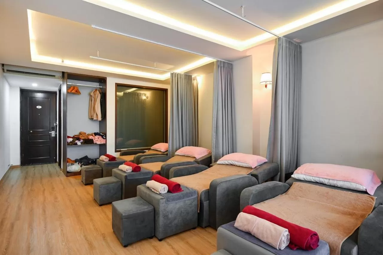 Pearl Central Hotel- Near Nguyen Hue street