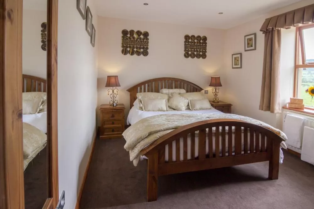 Bed in The Red Pump Inn