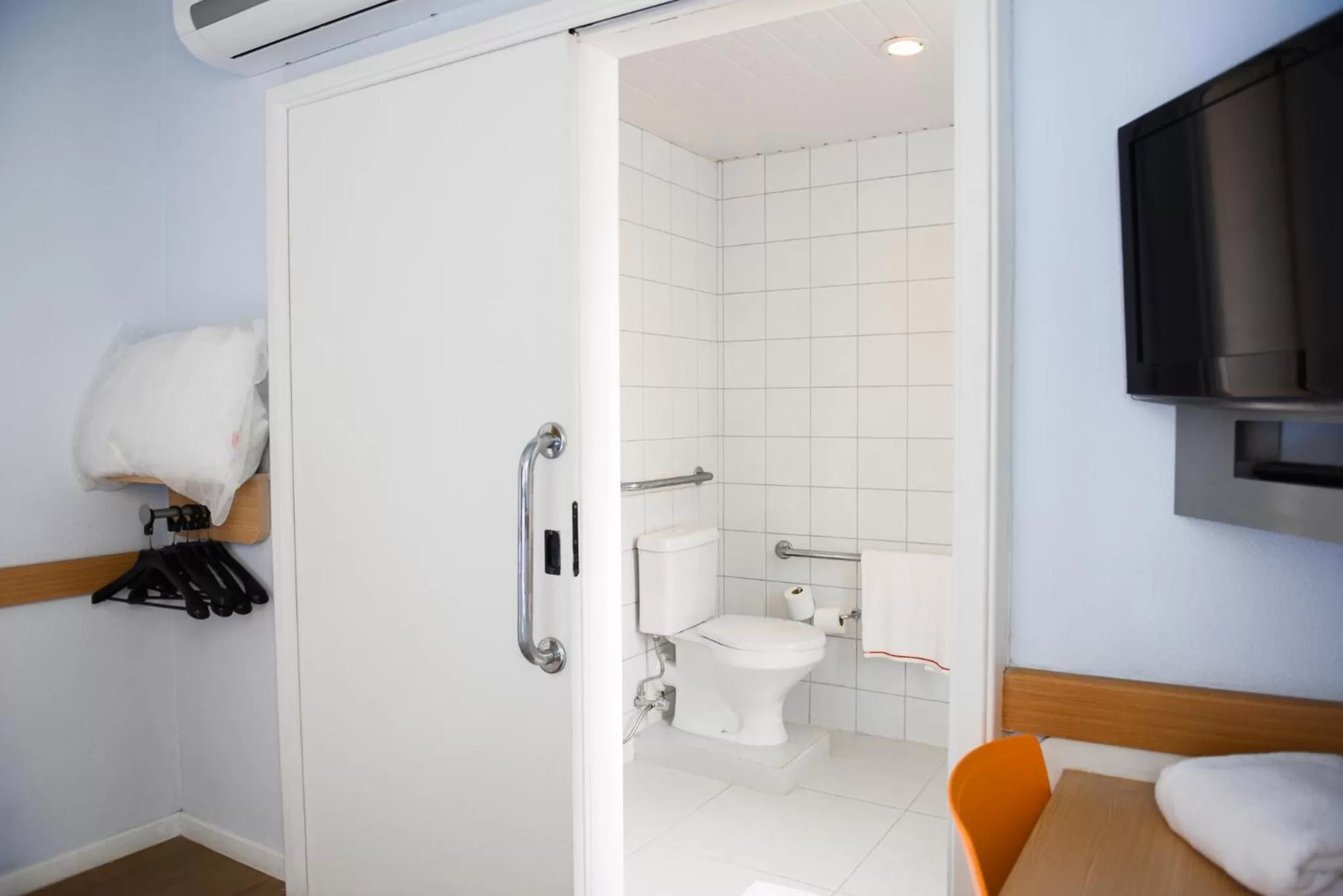 Shower in ibis budget Rio de Janeiro Centro