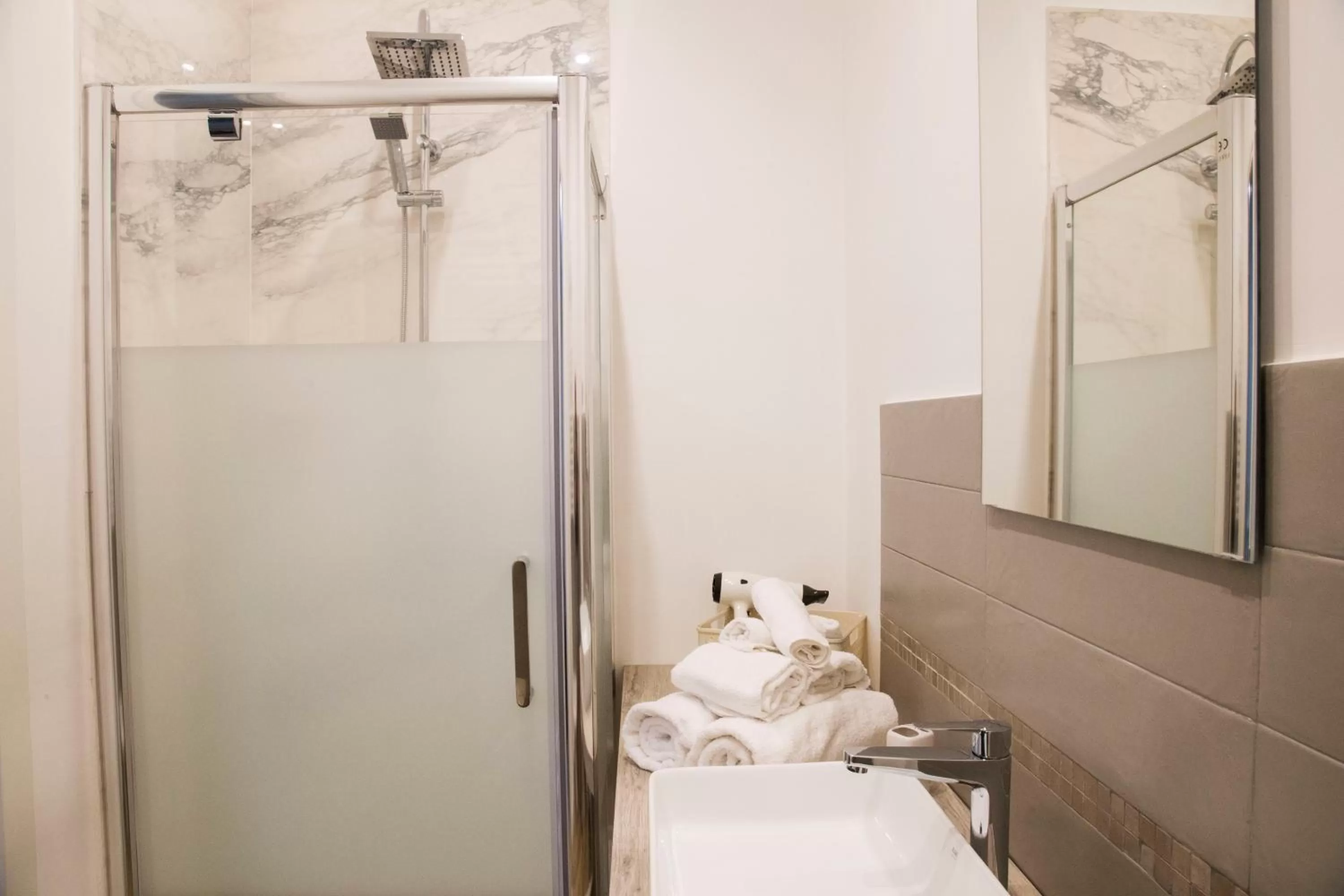 Bathroom in Garibaldi Rooms