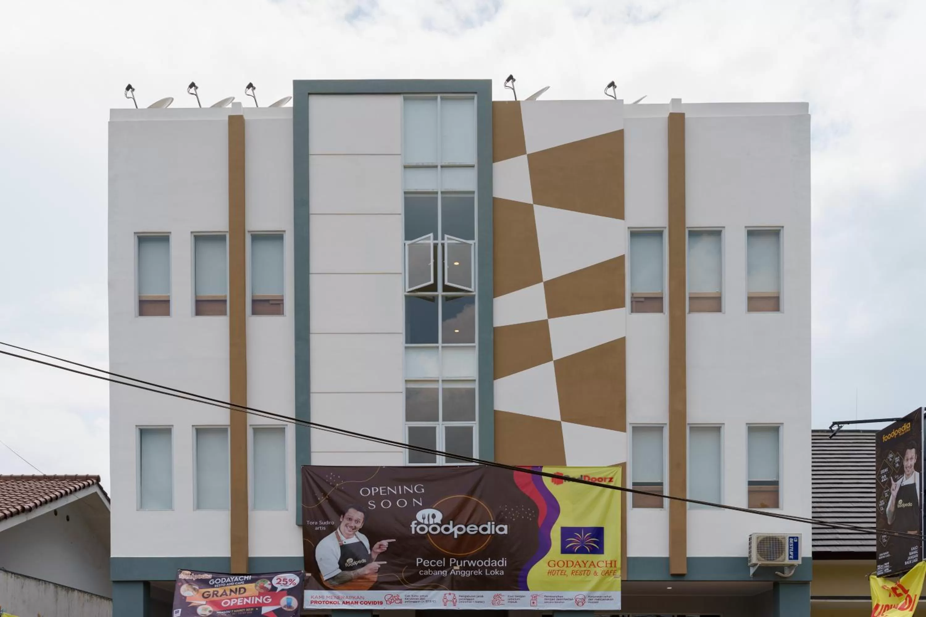 Property building in RedDoorz Syariah Plus @ BSD City