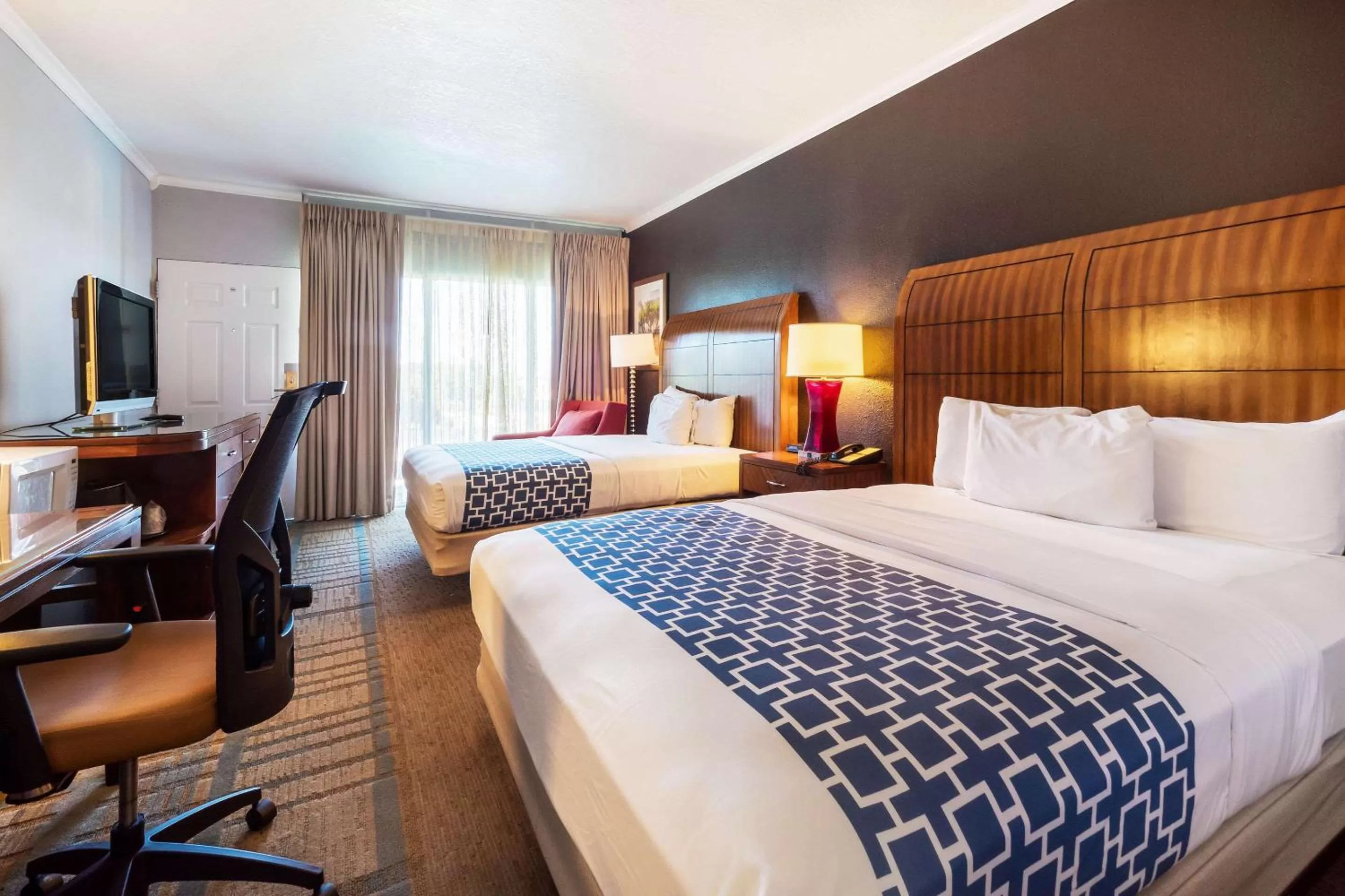 Photo of the whole room in Econo Lodge Winter Haven Chain of Lakes