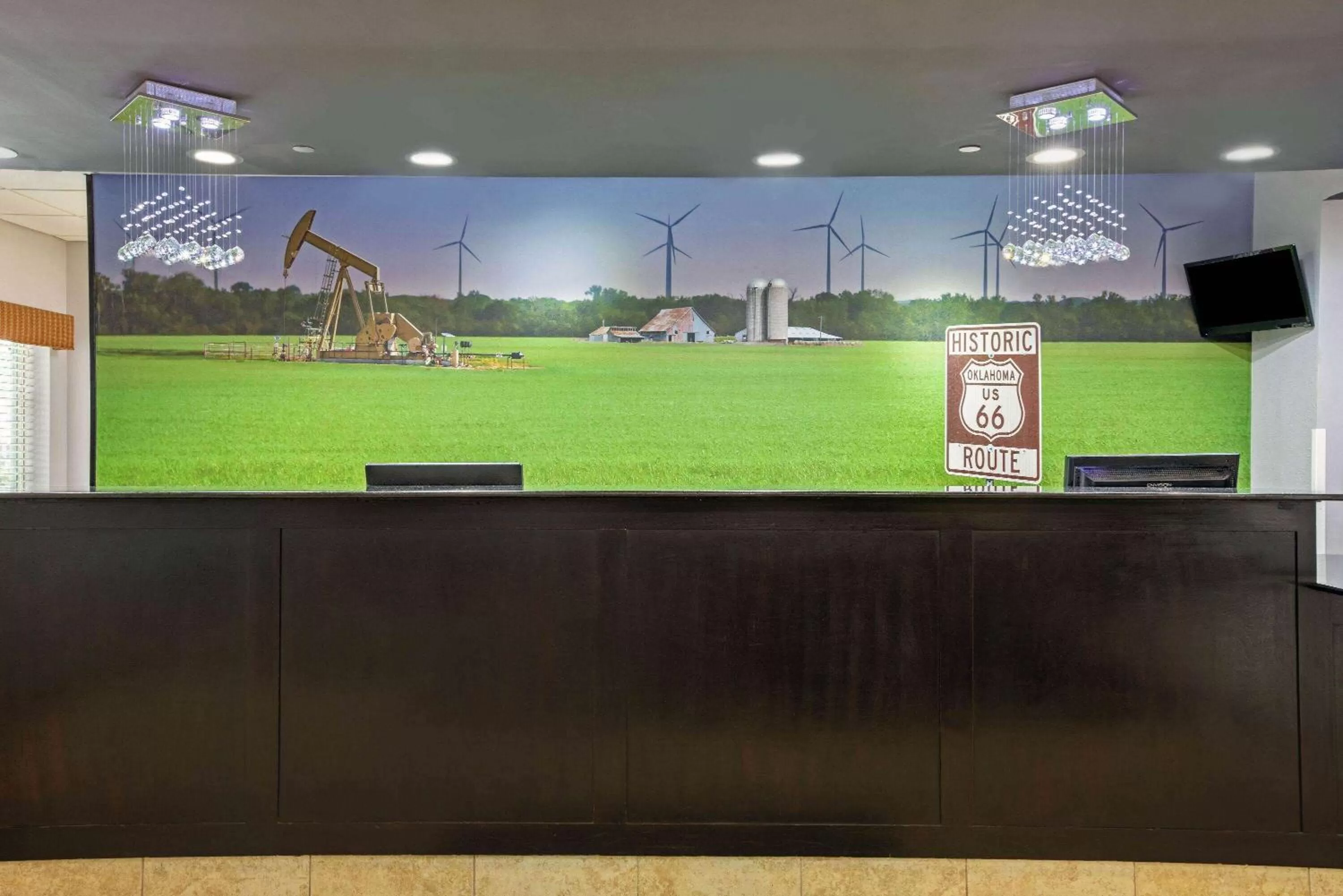 Lobby or reception in La Quinta by Wyndham Tulsa Airport / Expo Square