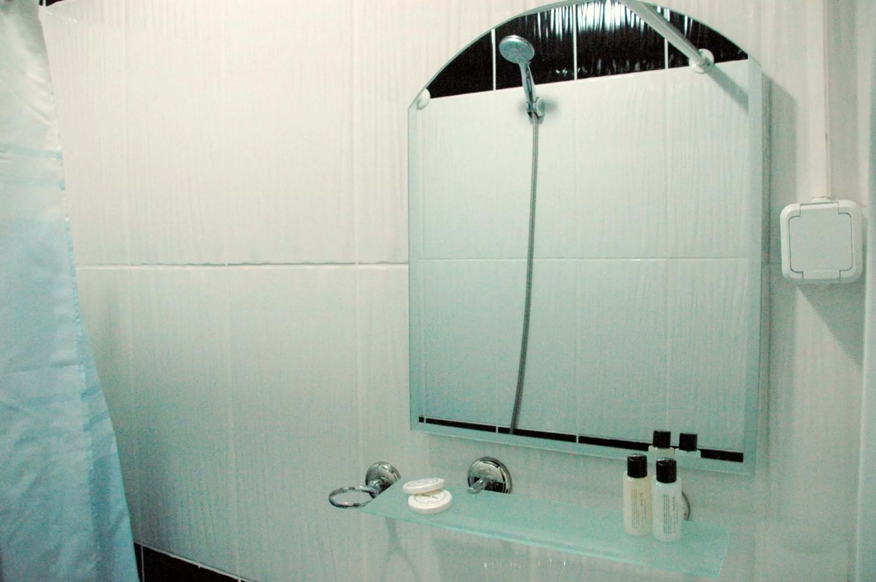 Bathroom in Tolga Hotel