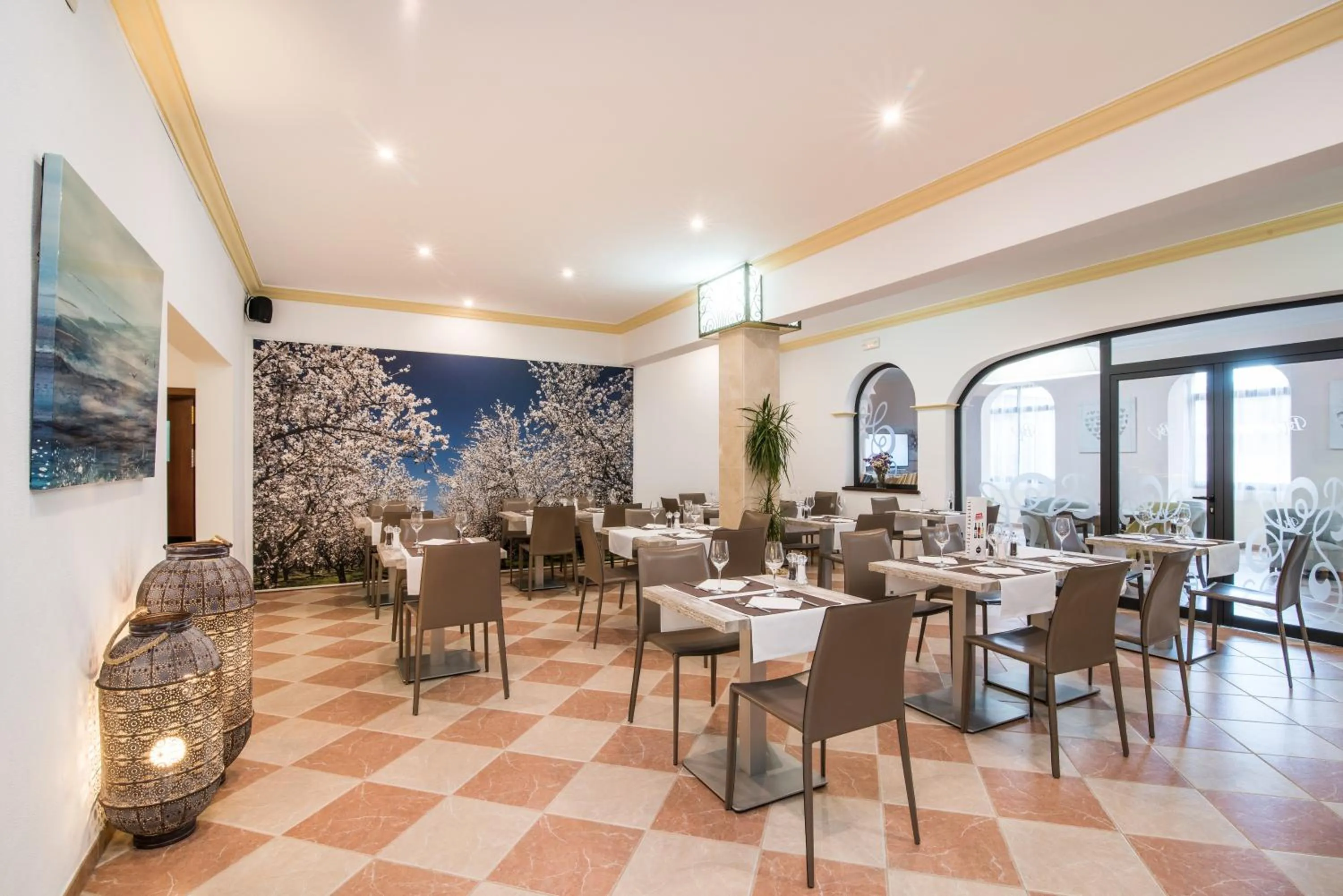 Restaurant/places to eat in Hotel Baviera