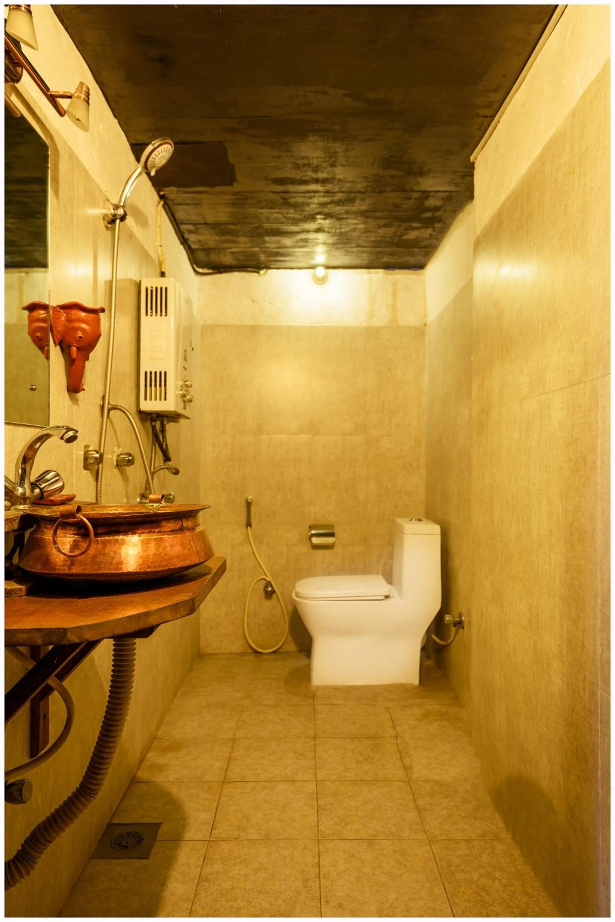 Shower in Hira Guest House