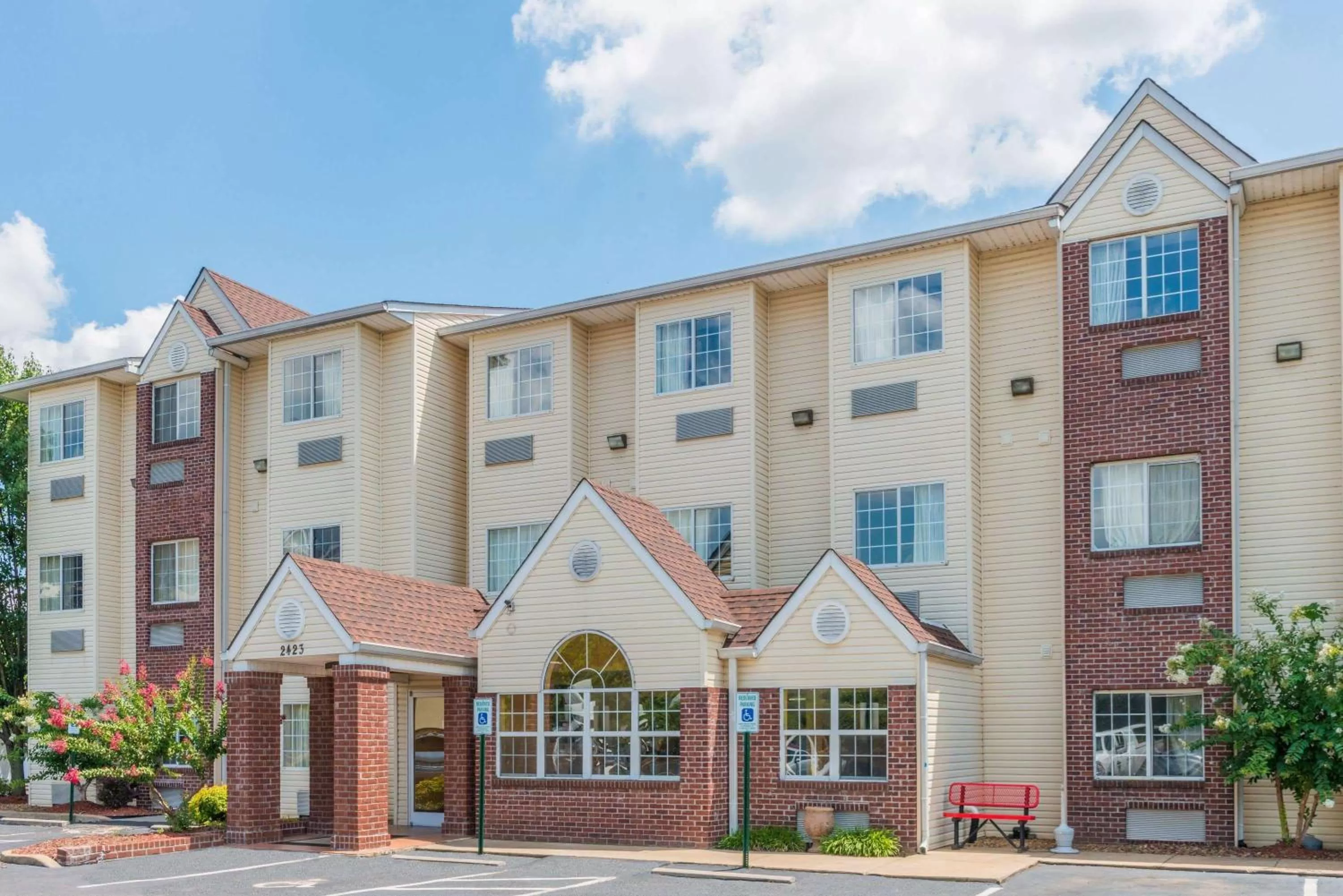 Microtel Inn & Suites by Wyndham Cordova Memphis I-40 East