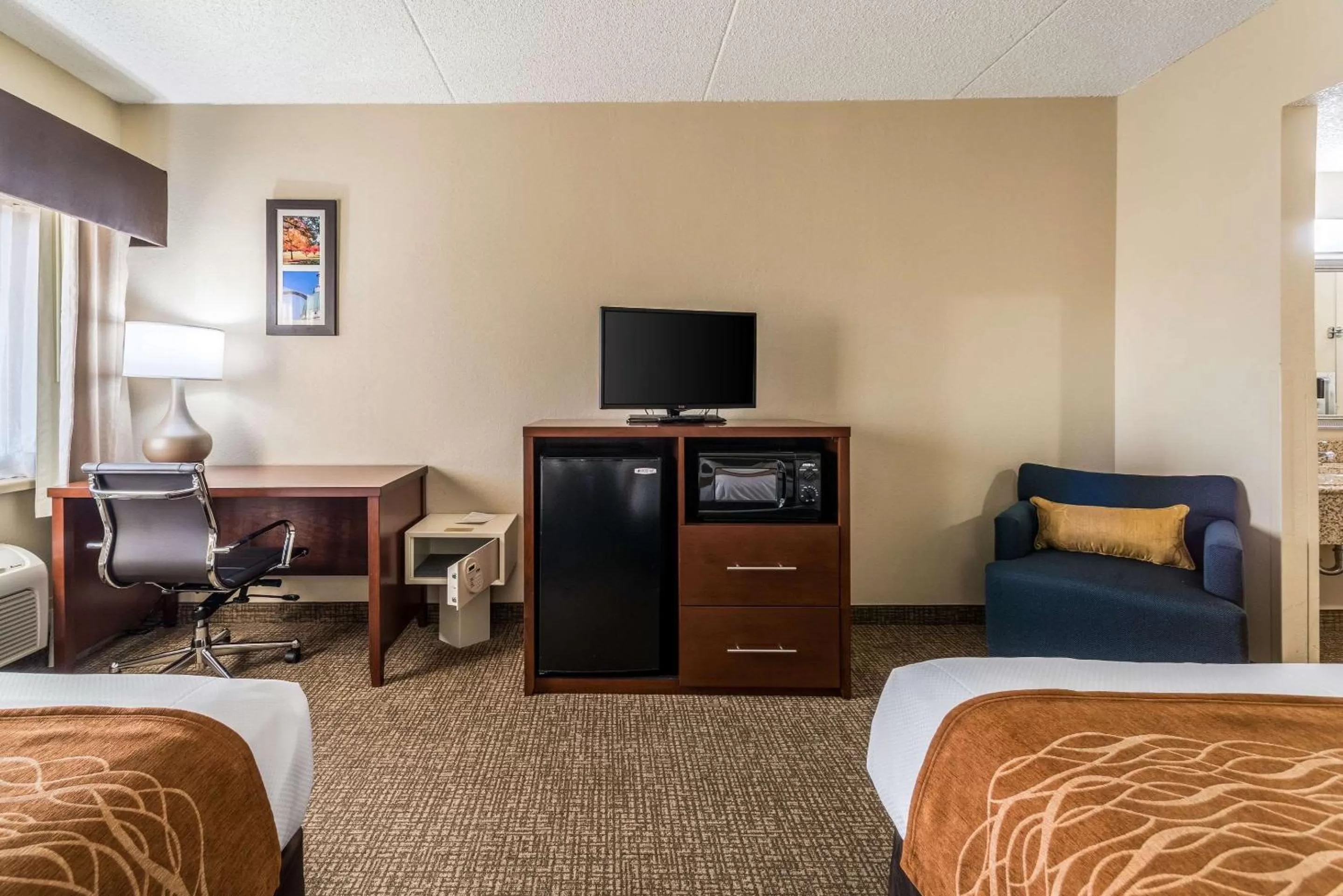 Photo of the whole room, Bed in Comfort Inn Festus-St Louis South